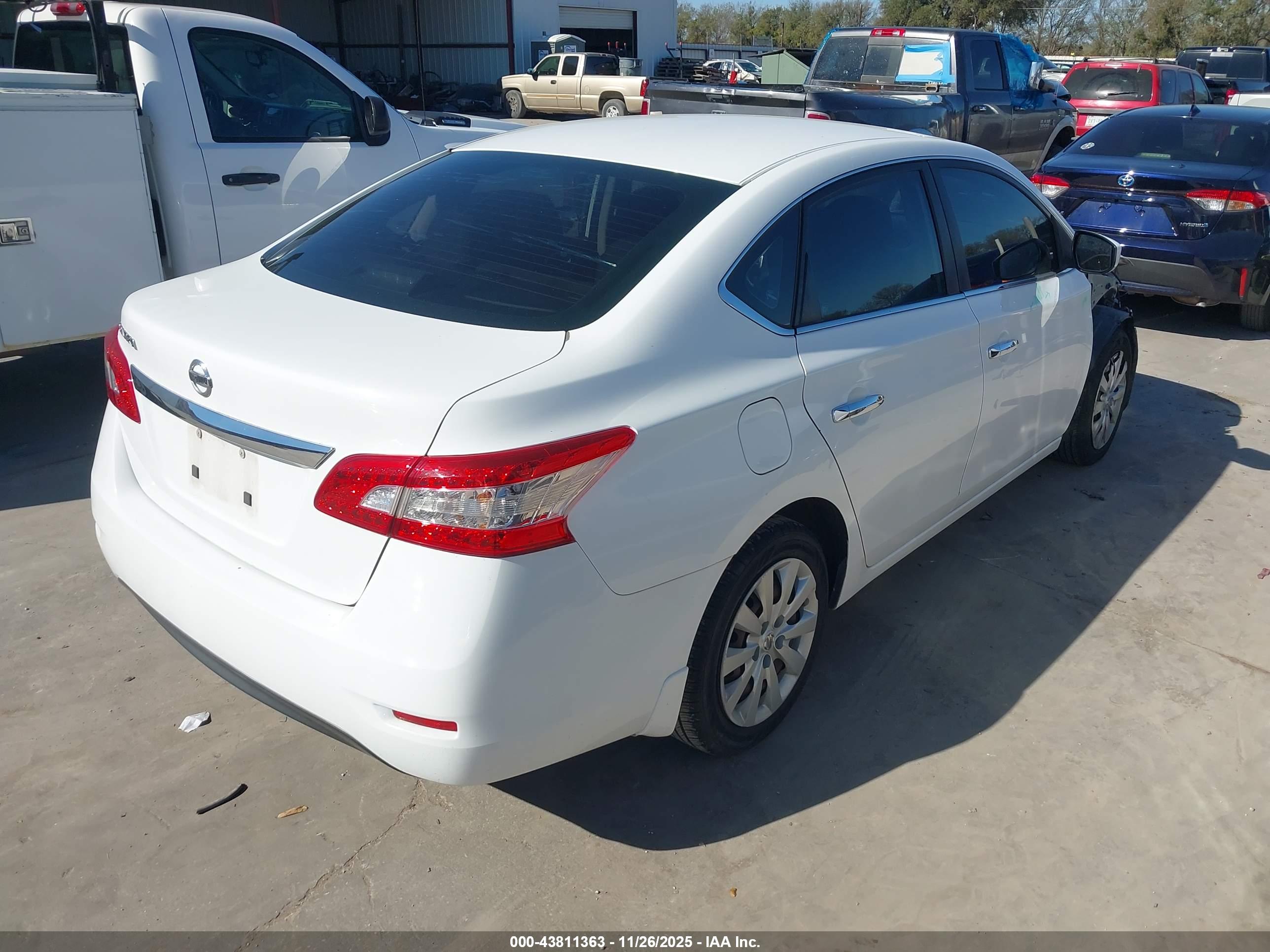 NISSAN SENTRA image 4