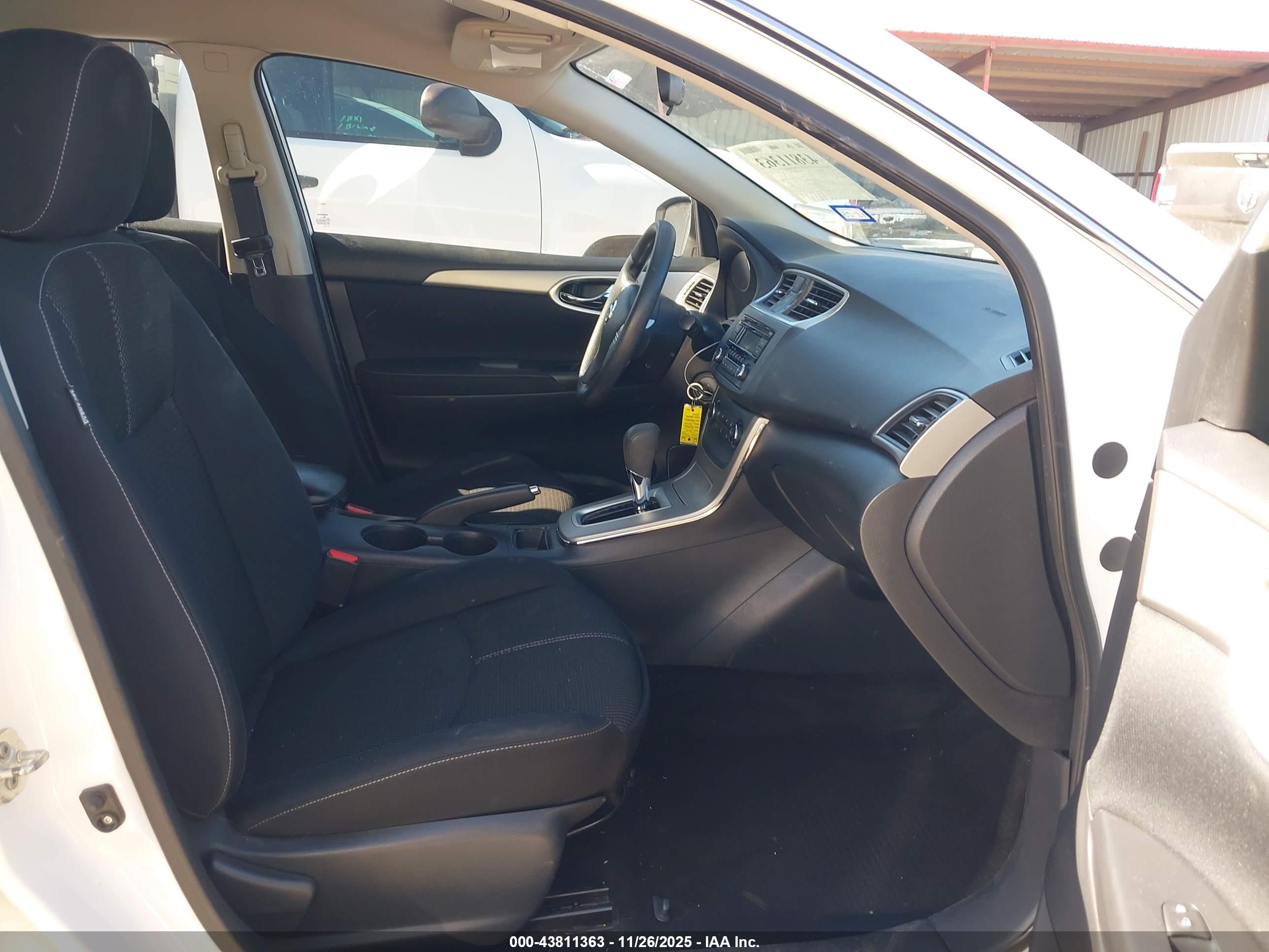 NISSAN SENTRA image 5