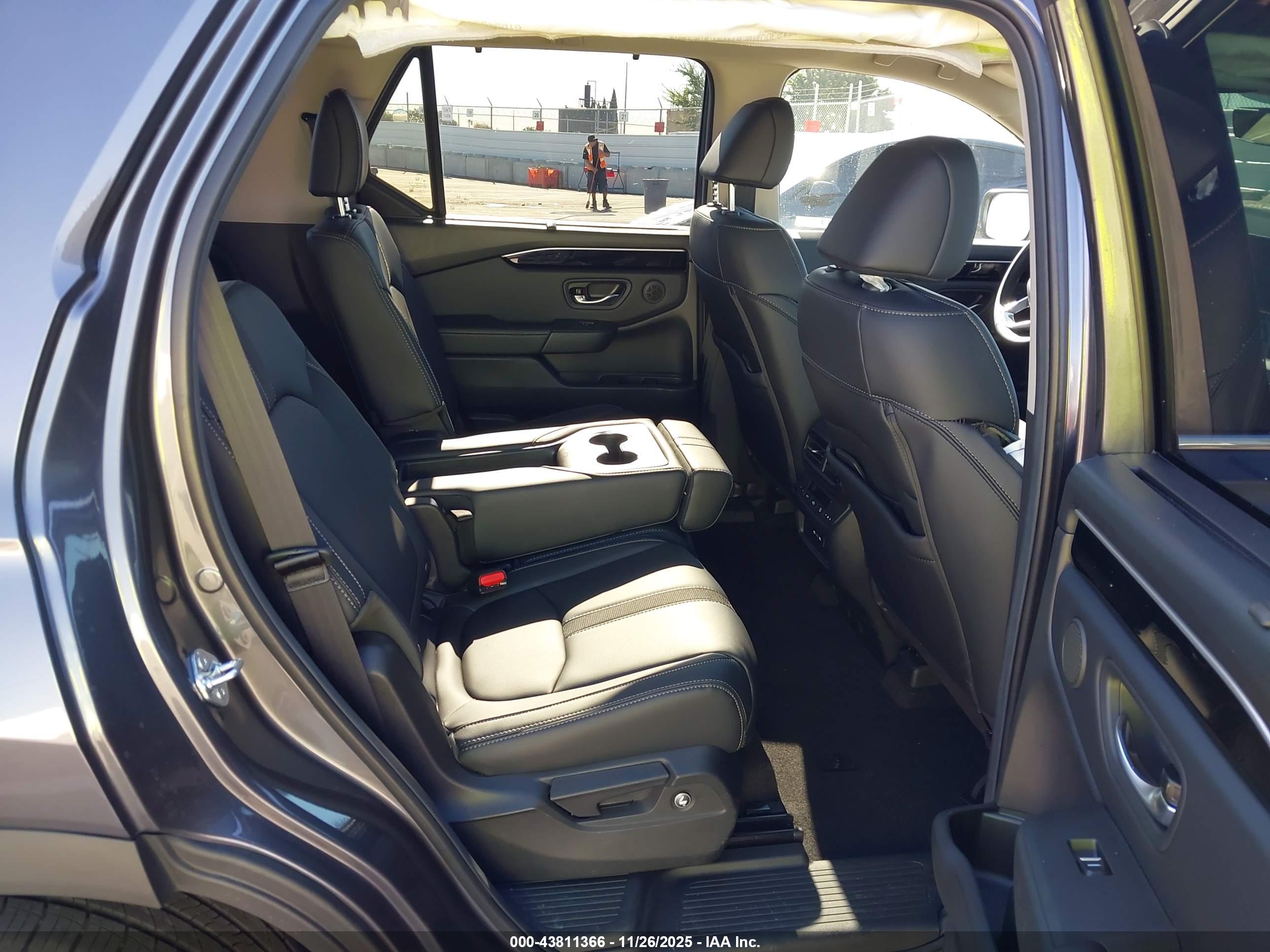 HONDA PILOT image 8