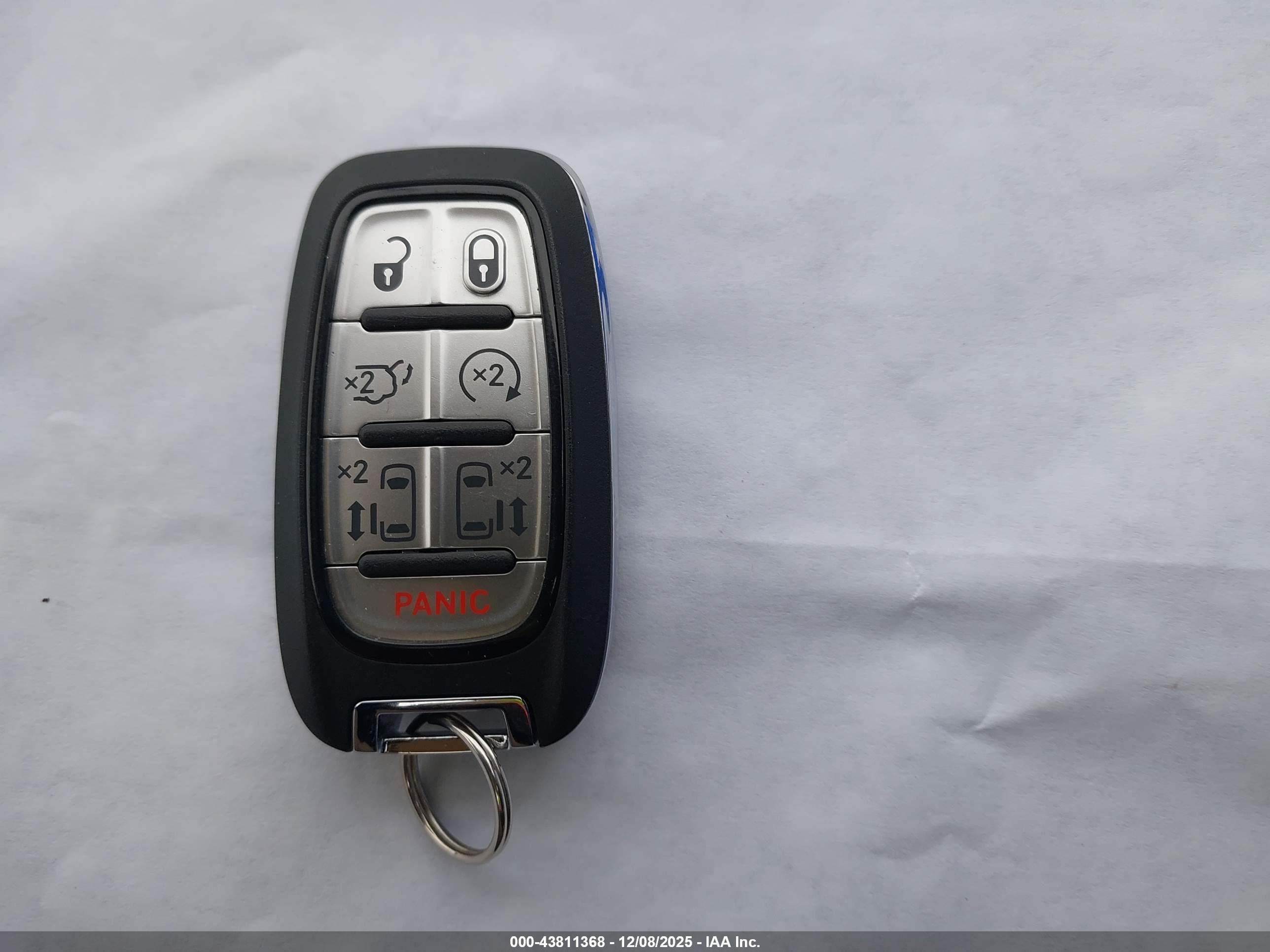 CHRYSLER PACIFICA image 11
