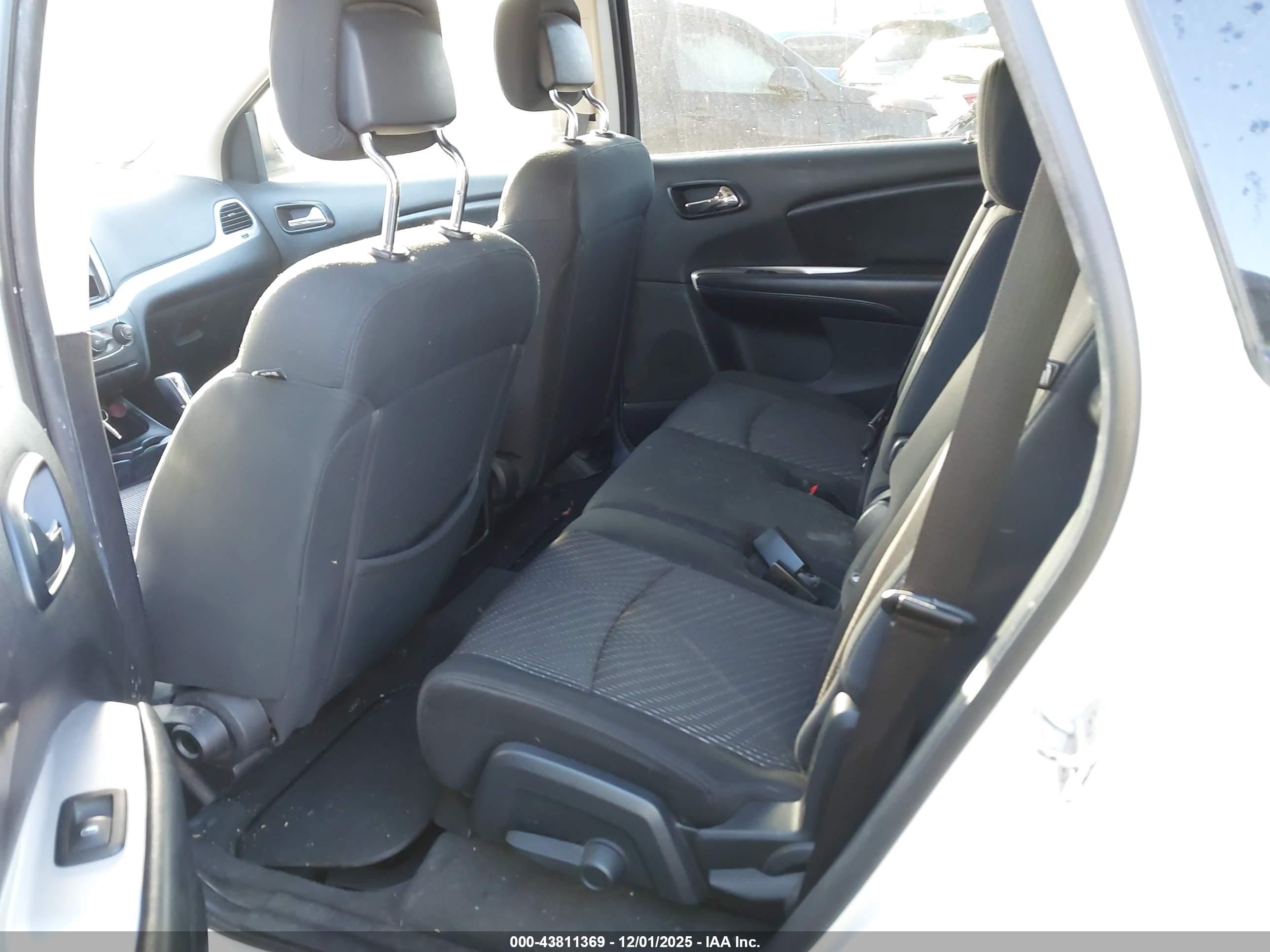 DODGE JOURNEY image 8