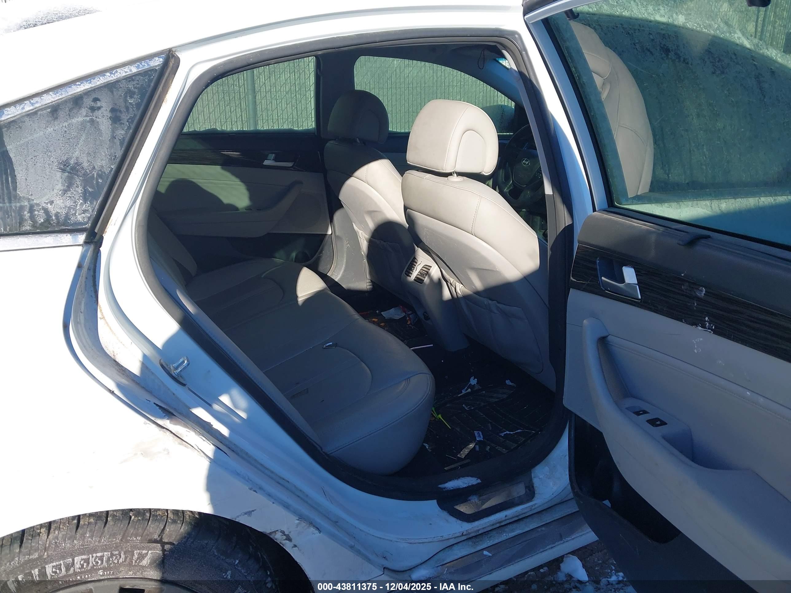 HYUNDAI SONATA image 8