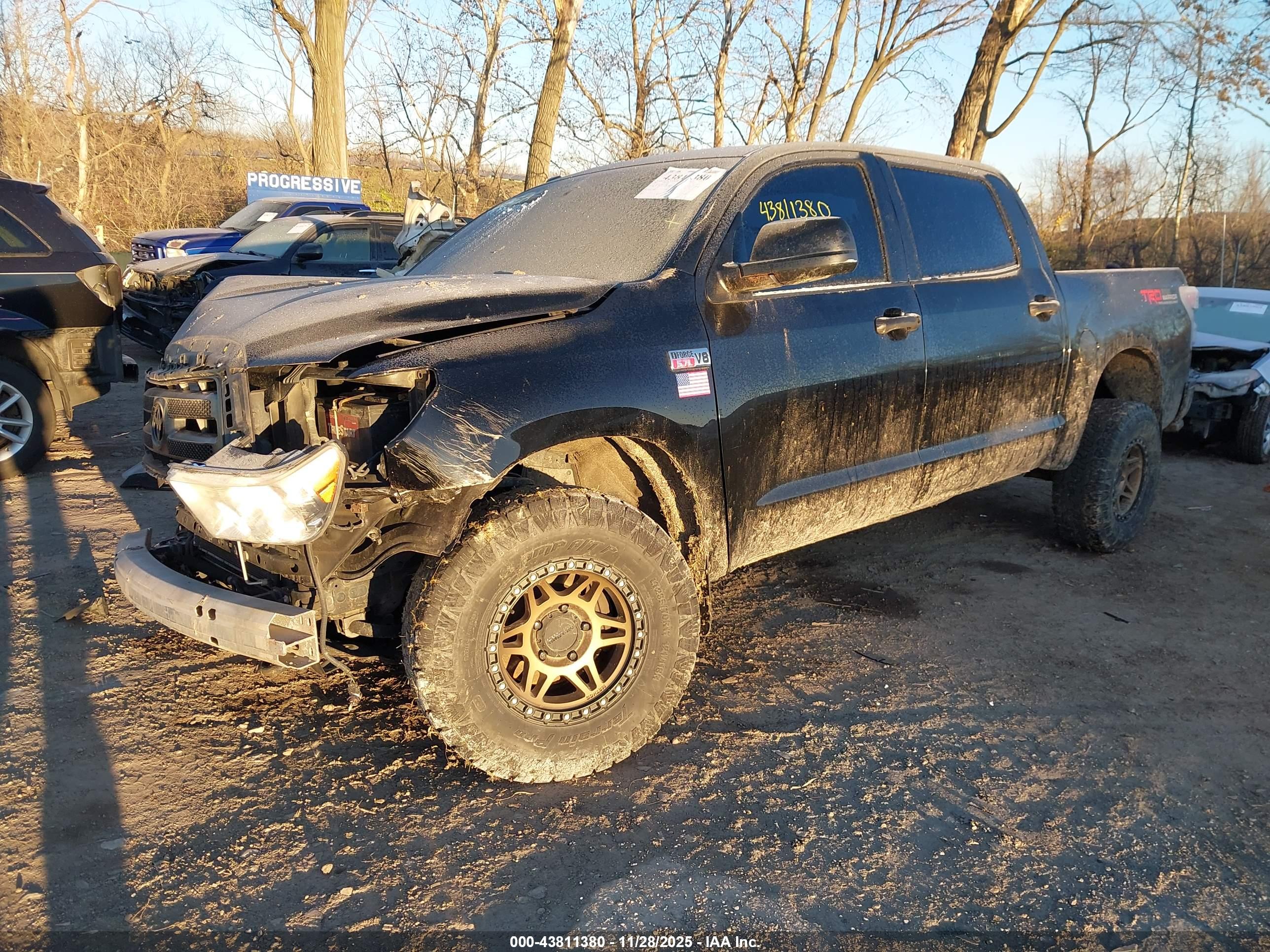 TOYOTA TUNDRA image 2