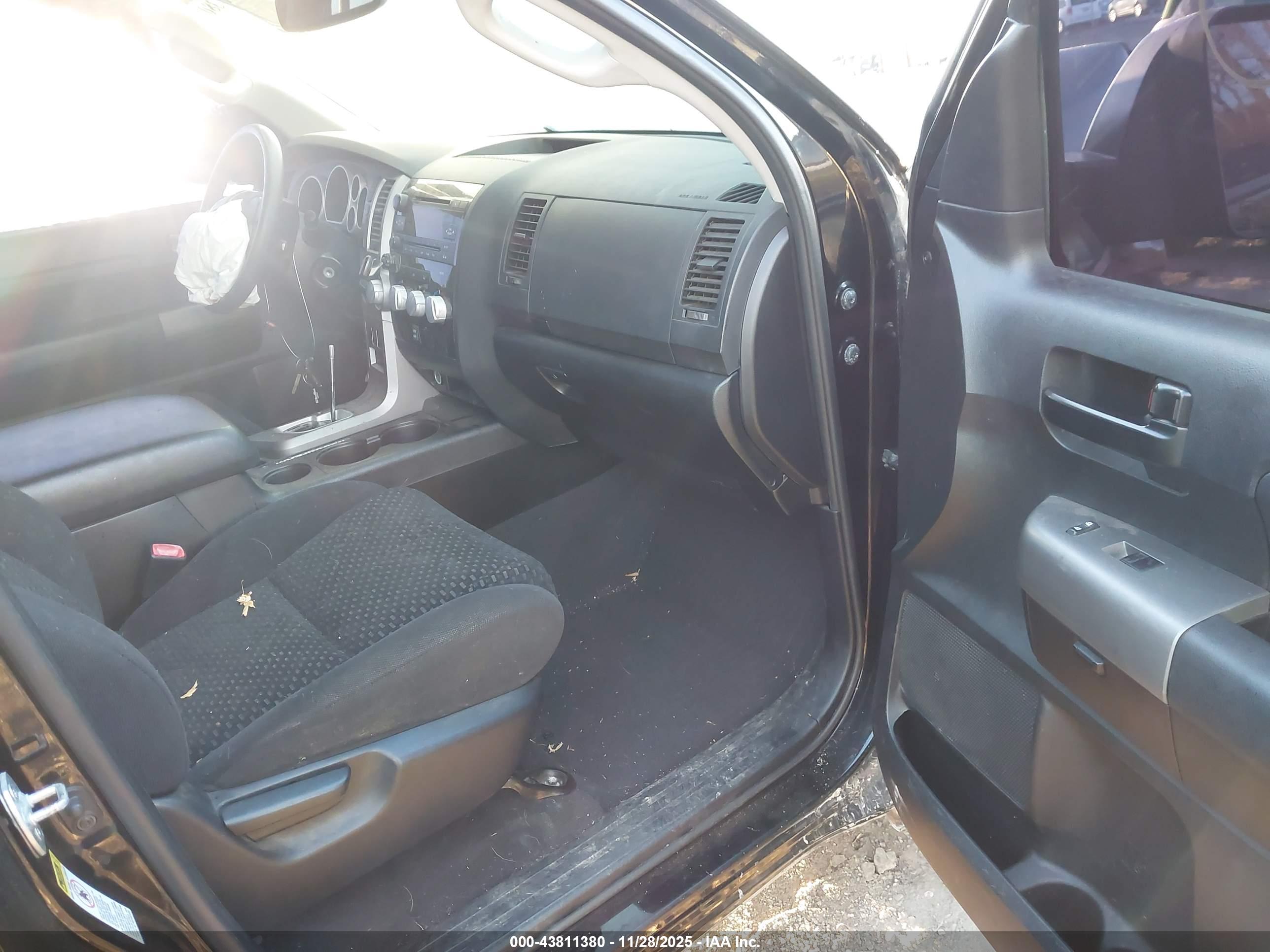 TOYOTA TUNDRA image 5