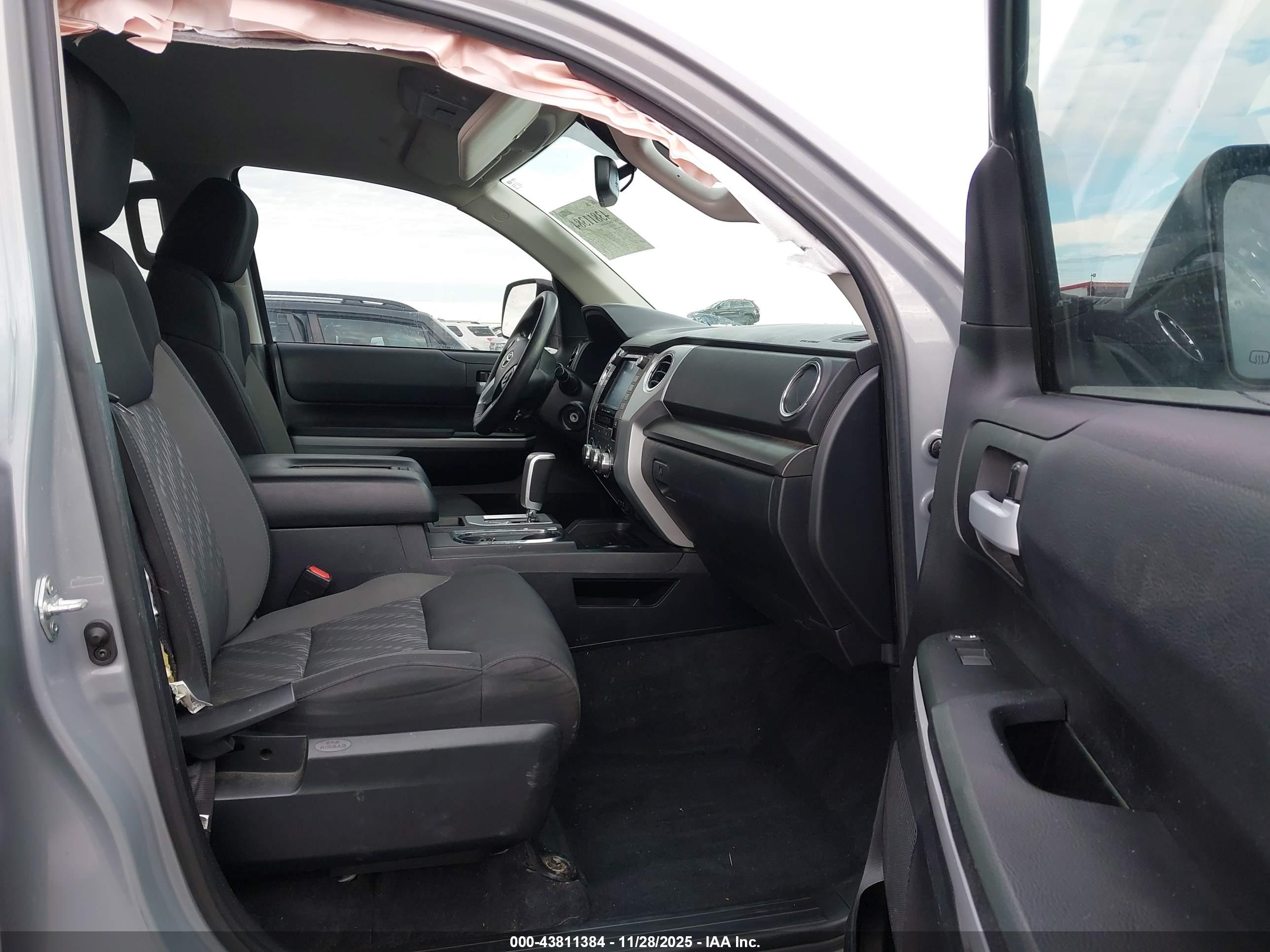 TOYOTA TUNDRA image 5