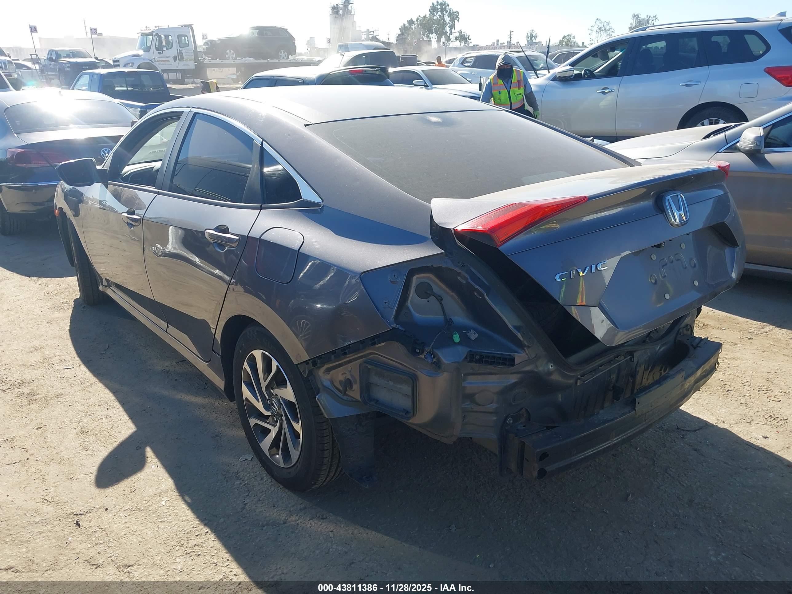 HONDA CIVIC image 3