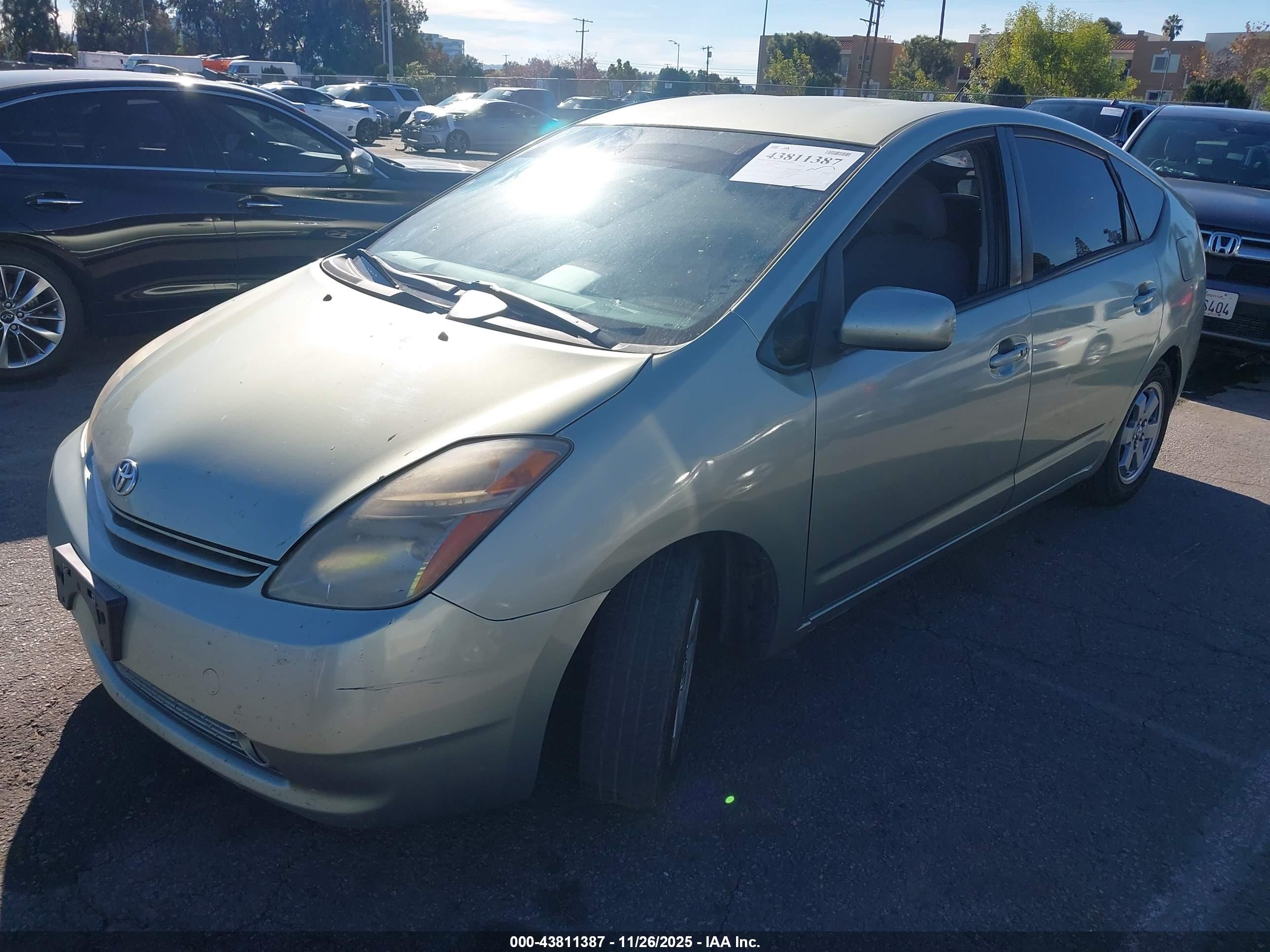 TOYOTA PRIUS image 2