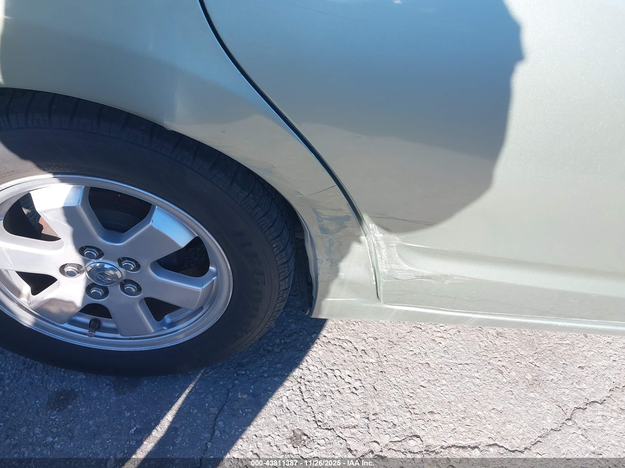 TOYOTA PRIUS image 6