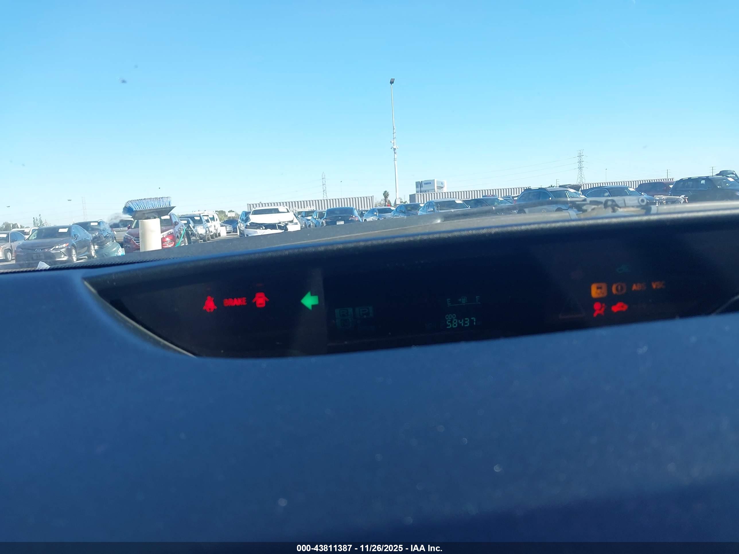 TOYOTA PRIUS image 7