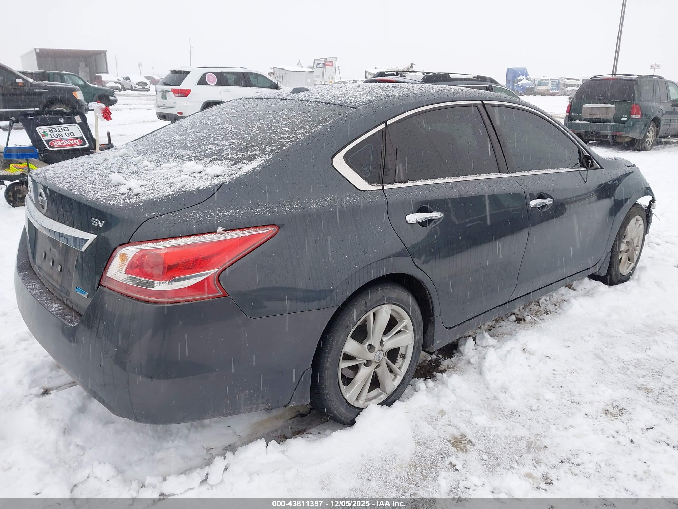 NISSAN ALTIMA image 4