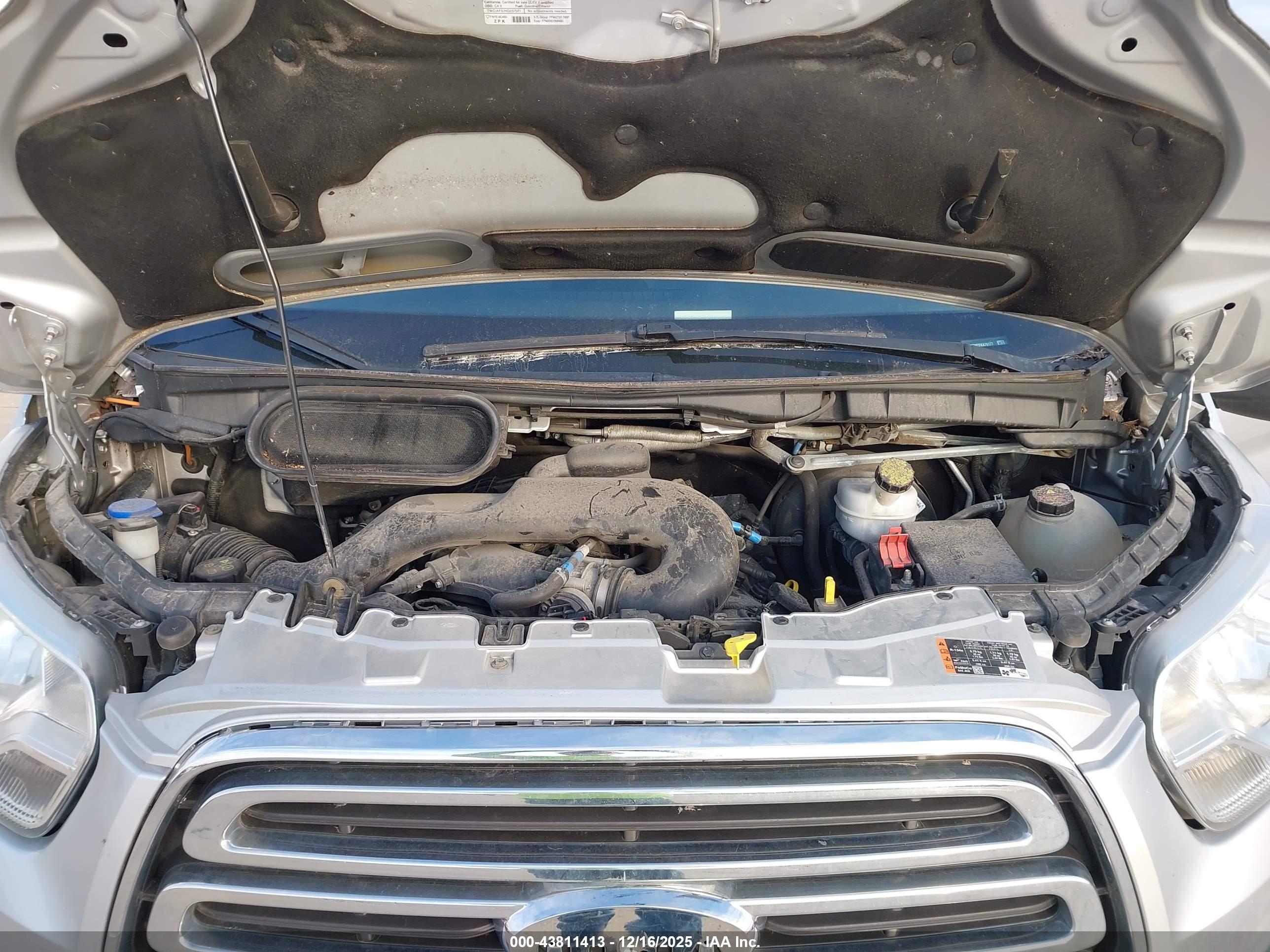 FORD TRANSIT-350 image 10