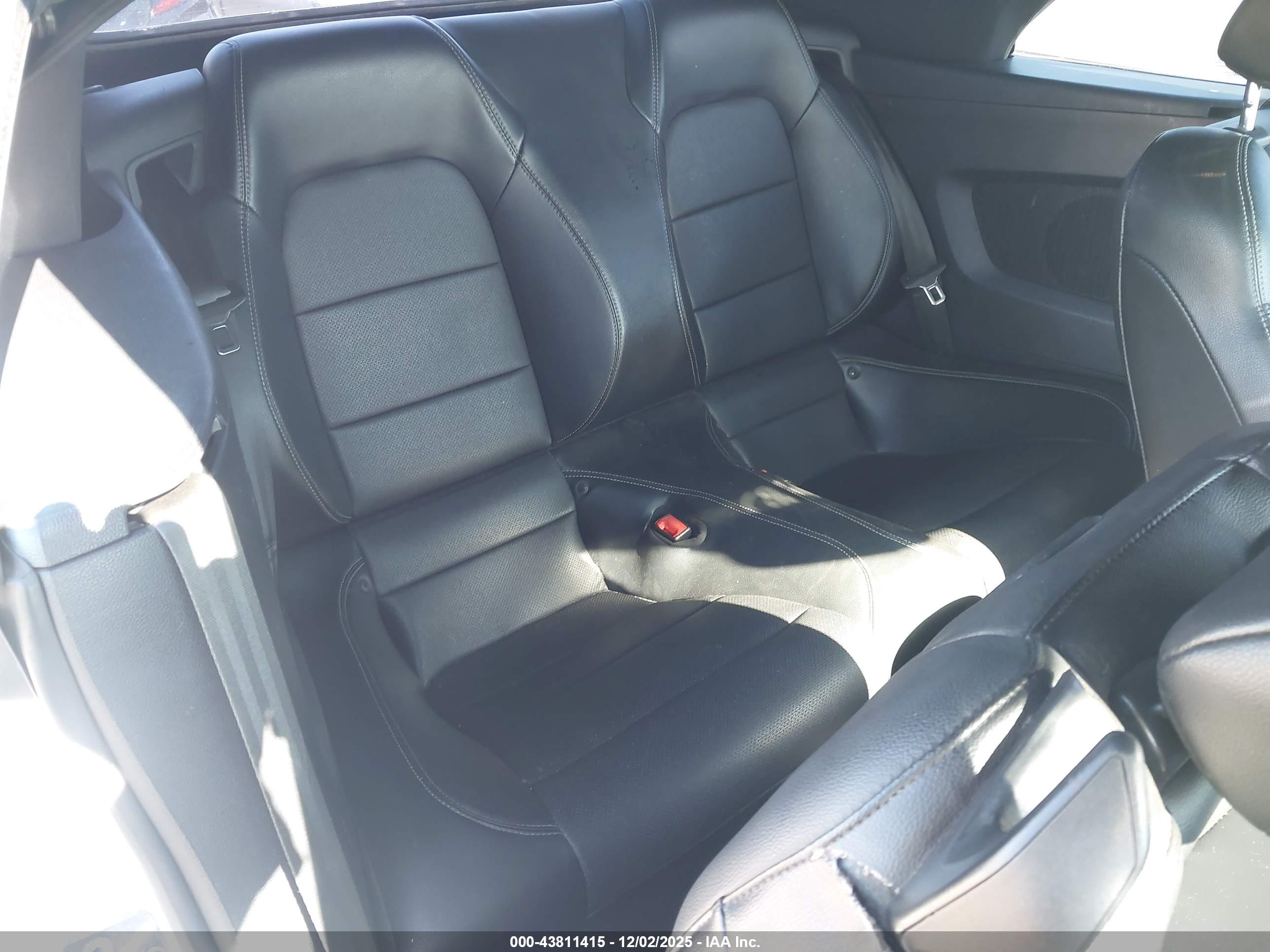 FORD MUSTANG image 8