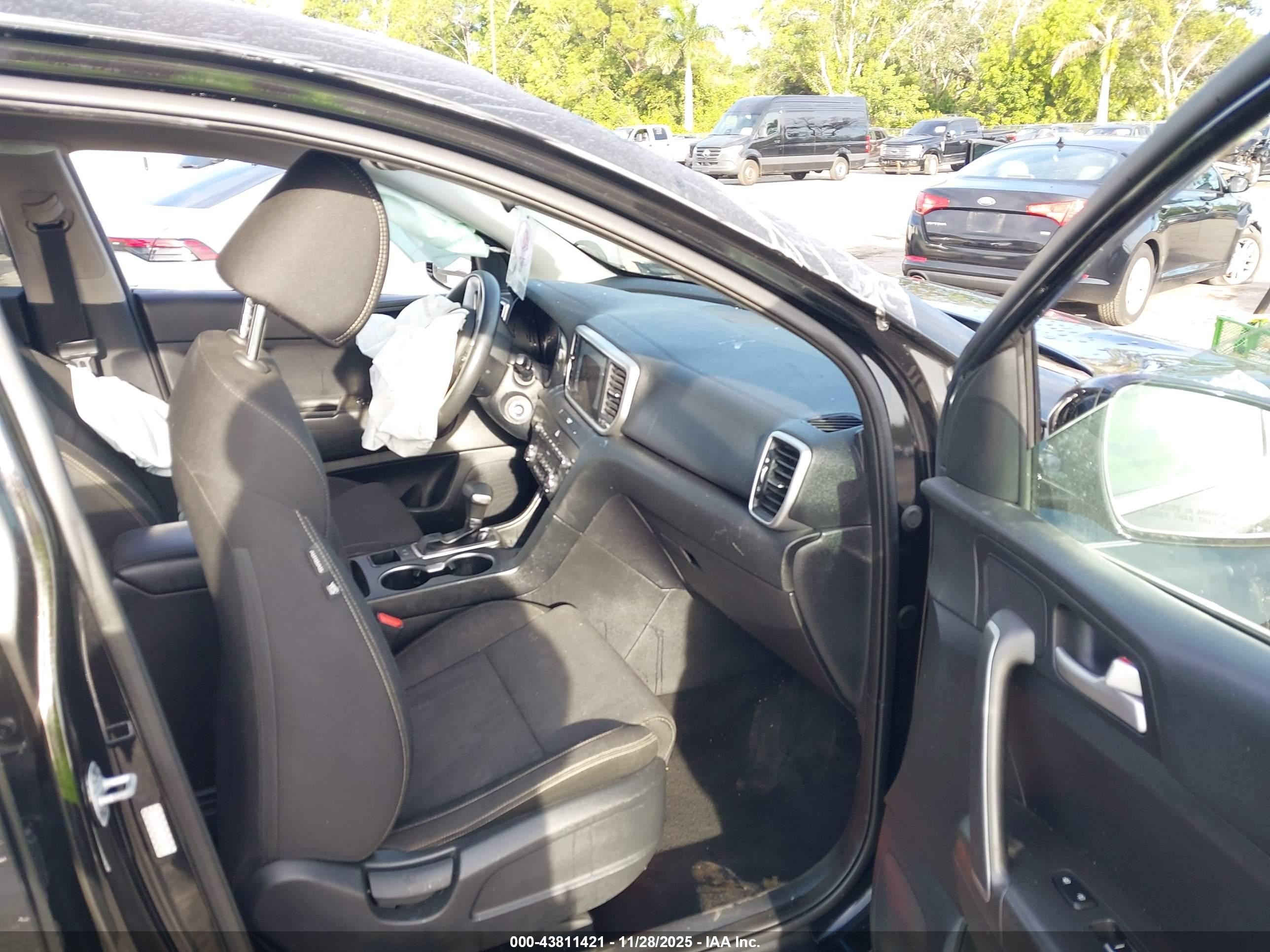 KIA SPORTAGE image 5