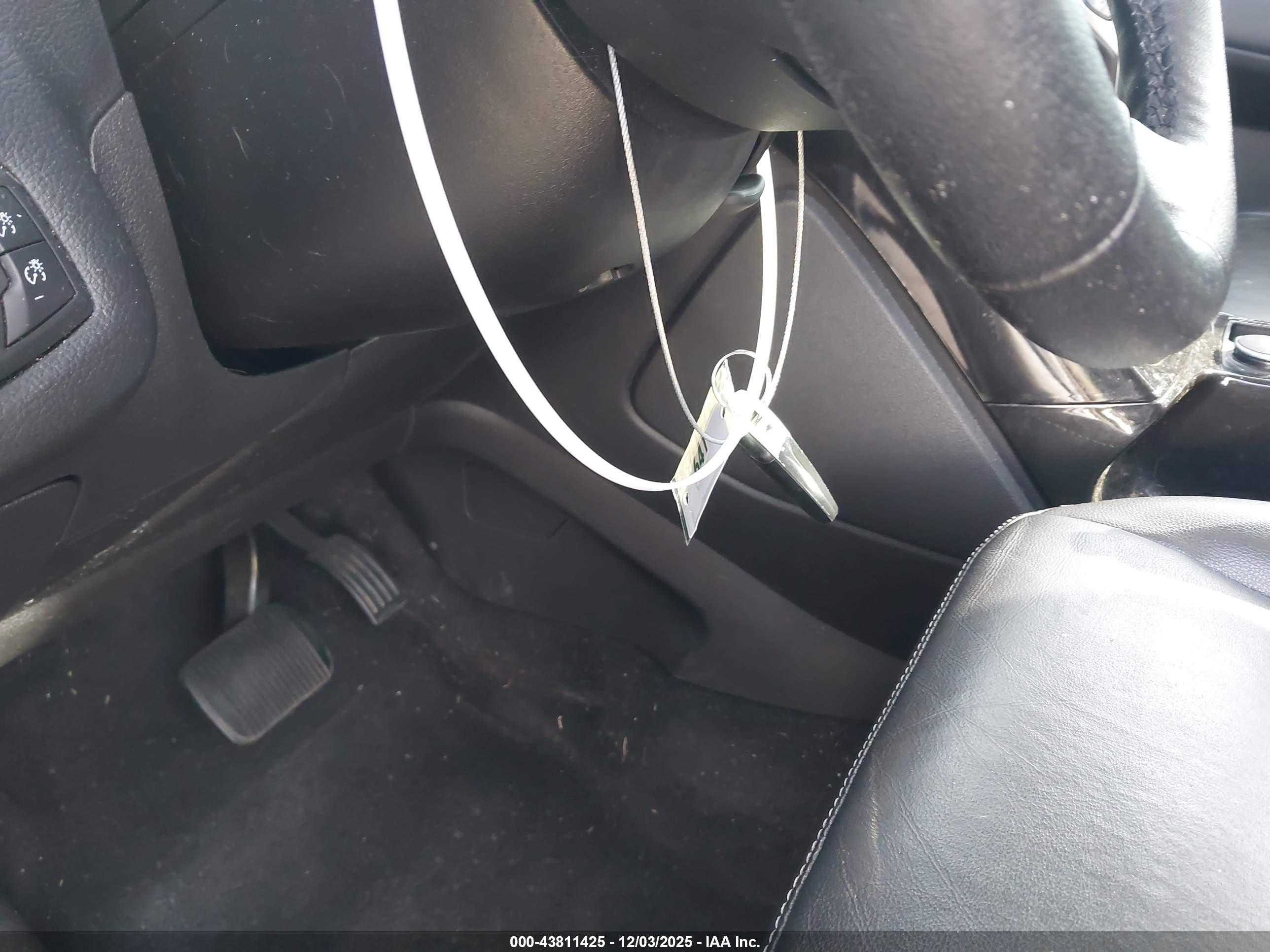 FORD C-MAX image 11