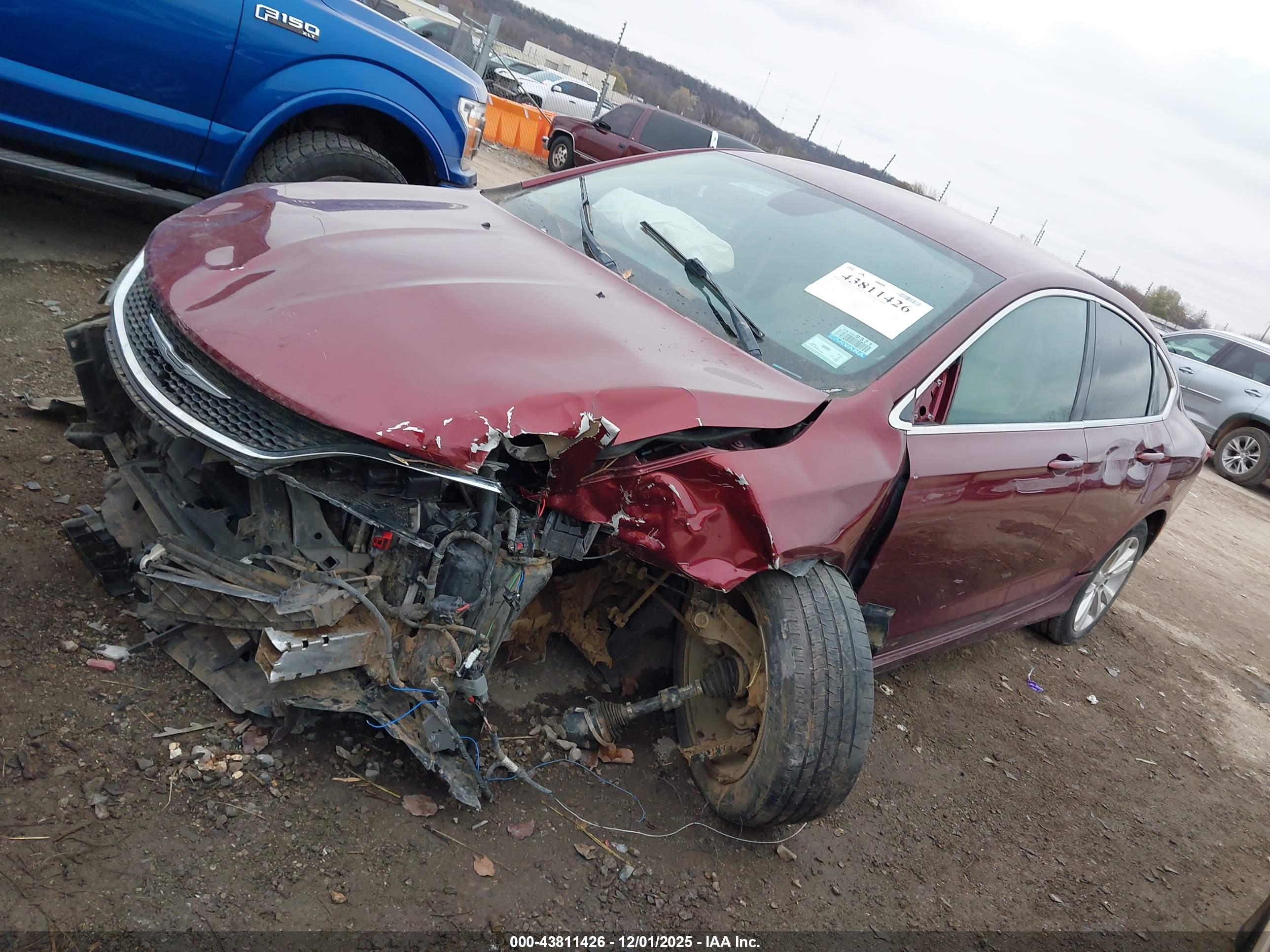 CHRYSLER 200 image 2