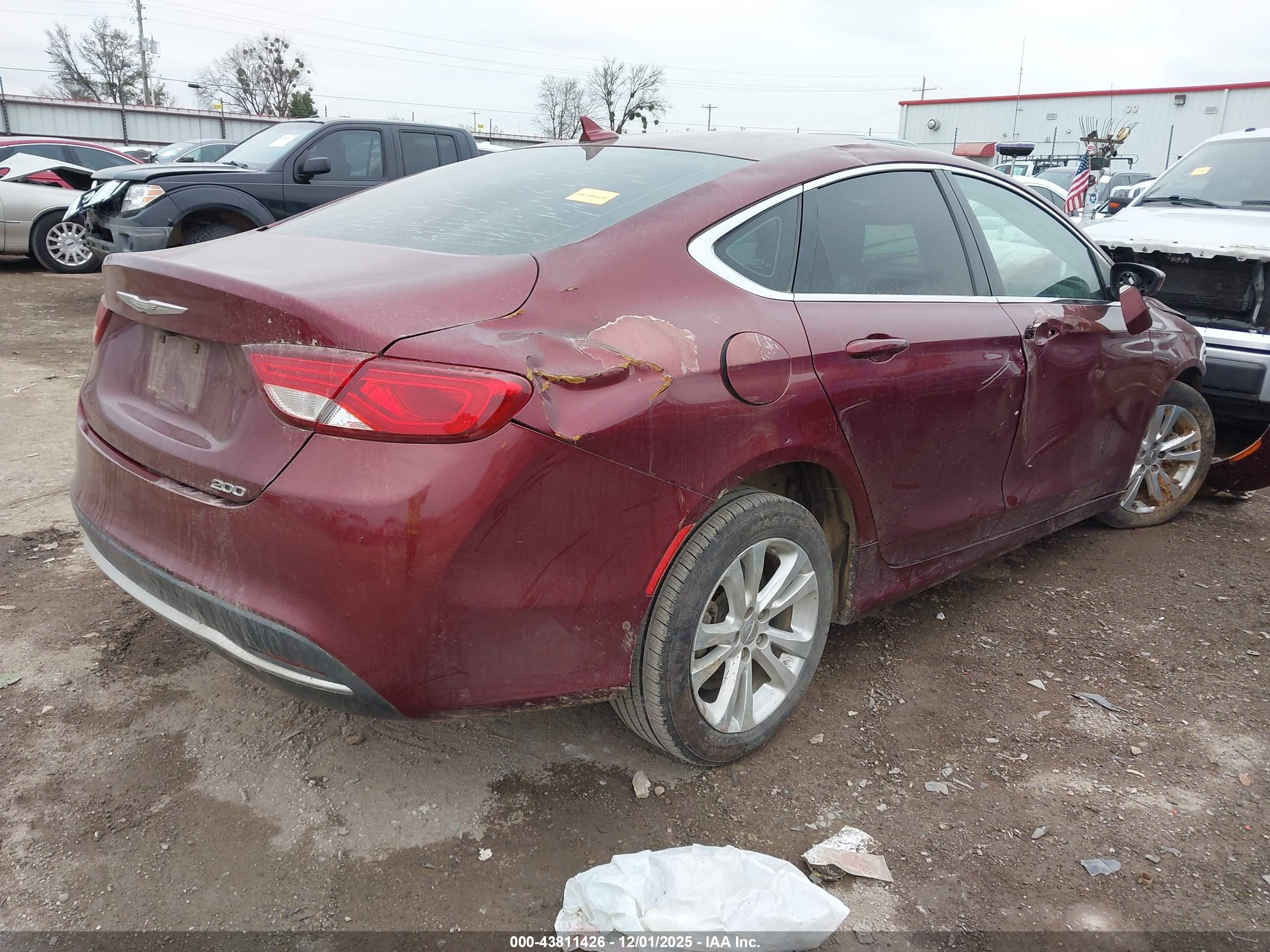 CHRYSLER 200 image 4