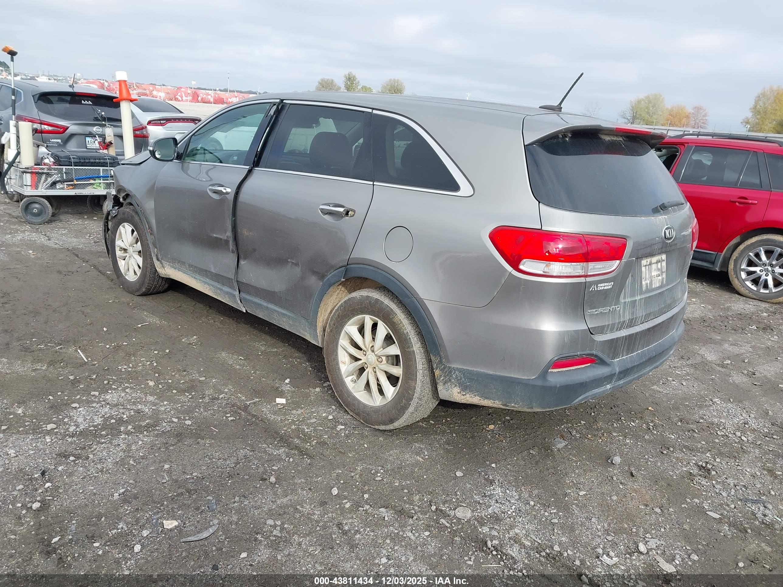 KIA SORENTO image 3