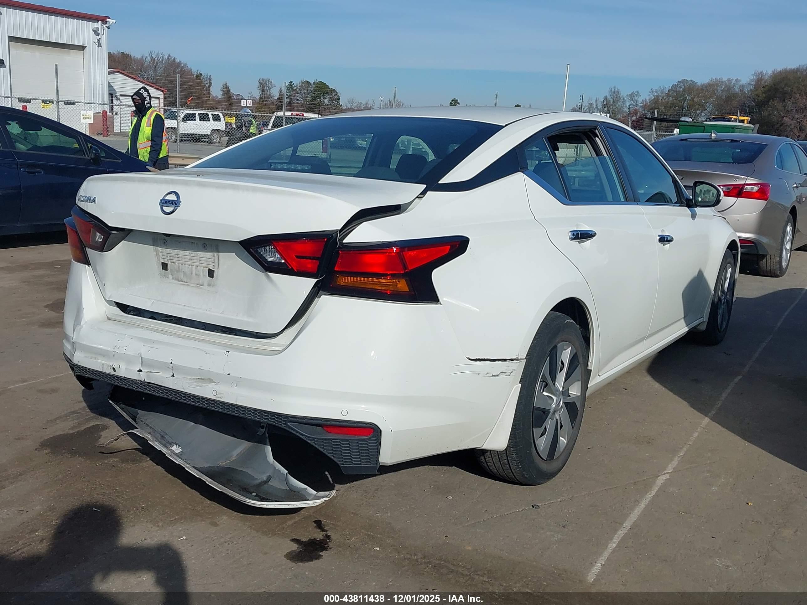 NISSAN ALTIMA image 4