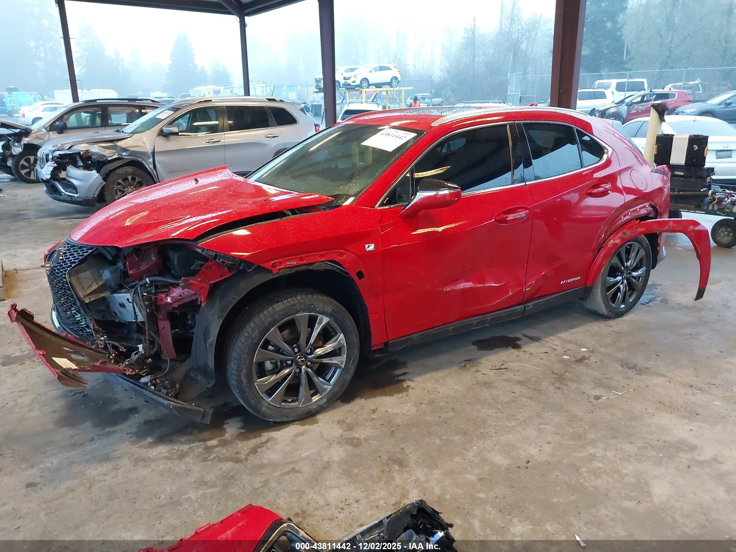 LEXUS UX image 2