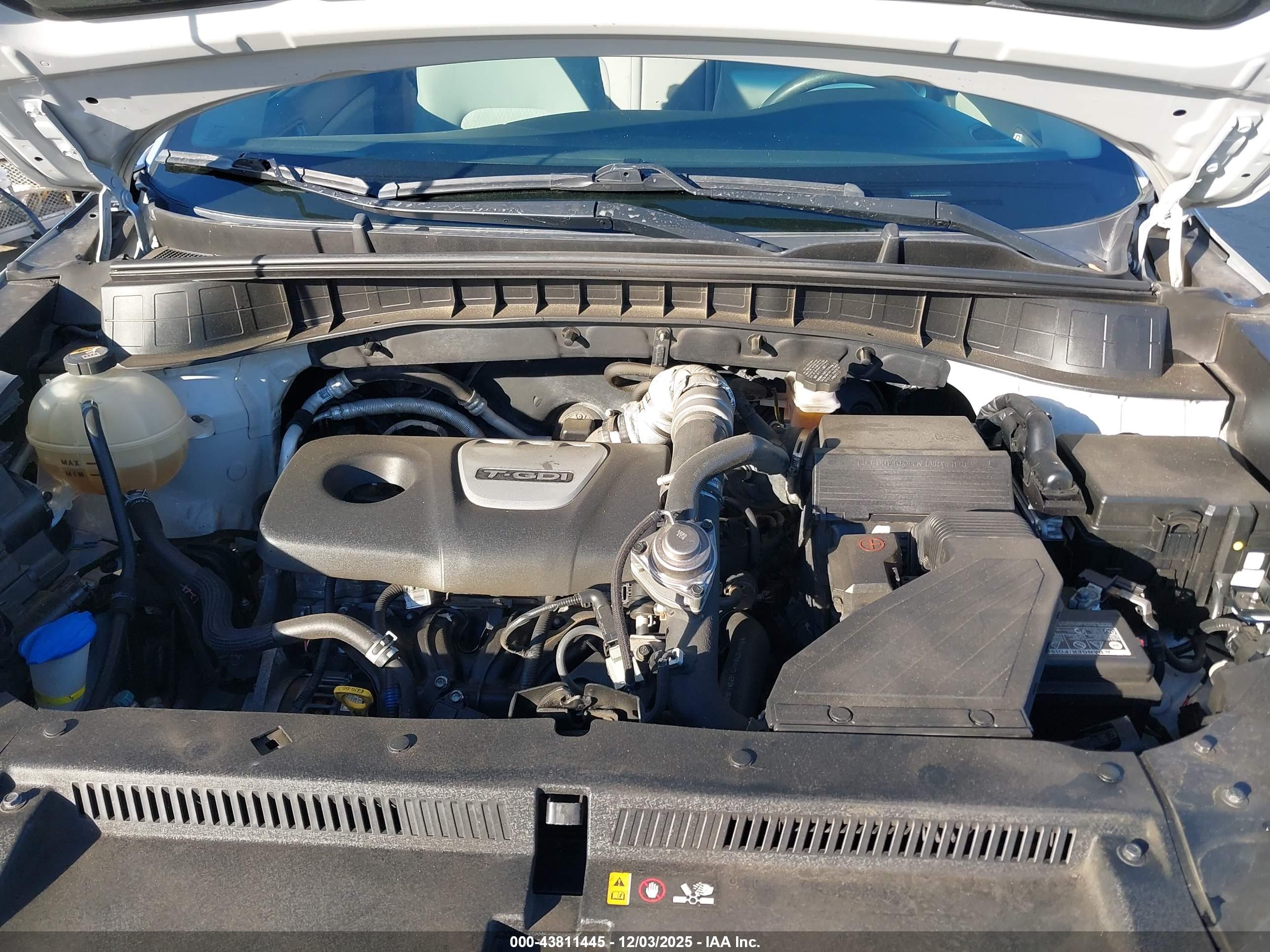 HYUNDAI TUCSON image 10