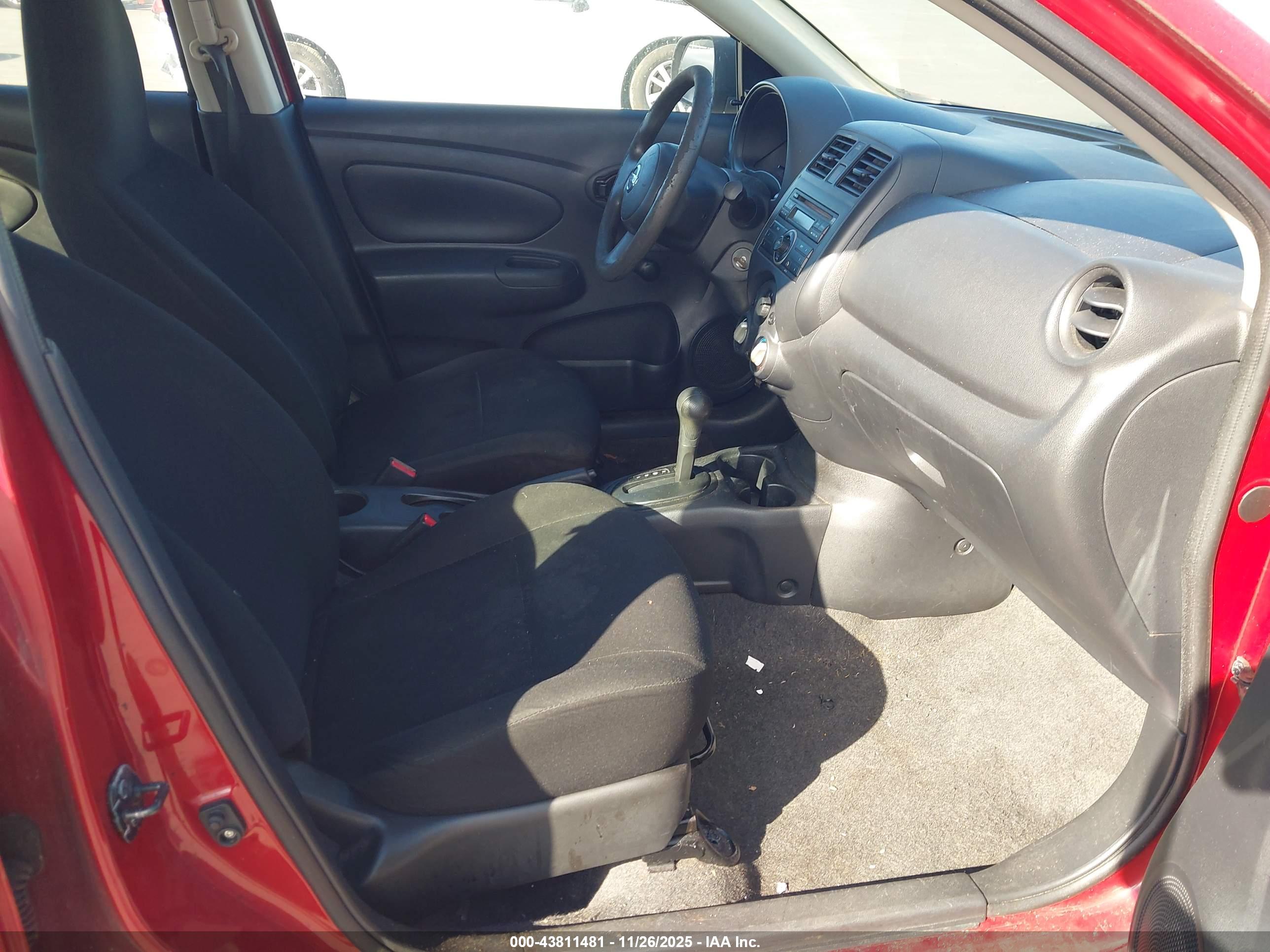 NISSAN VERSA image 5