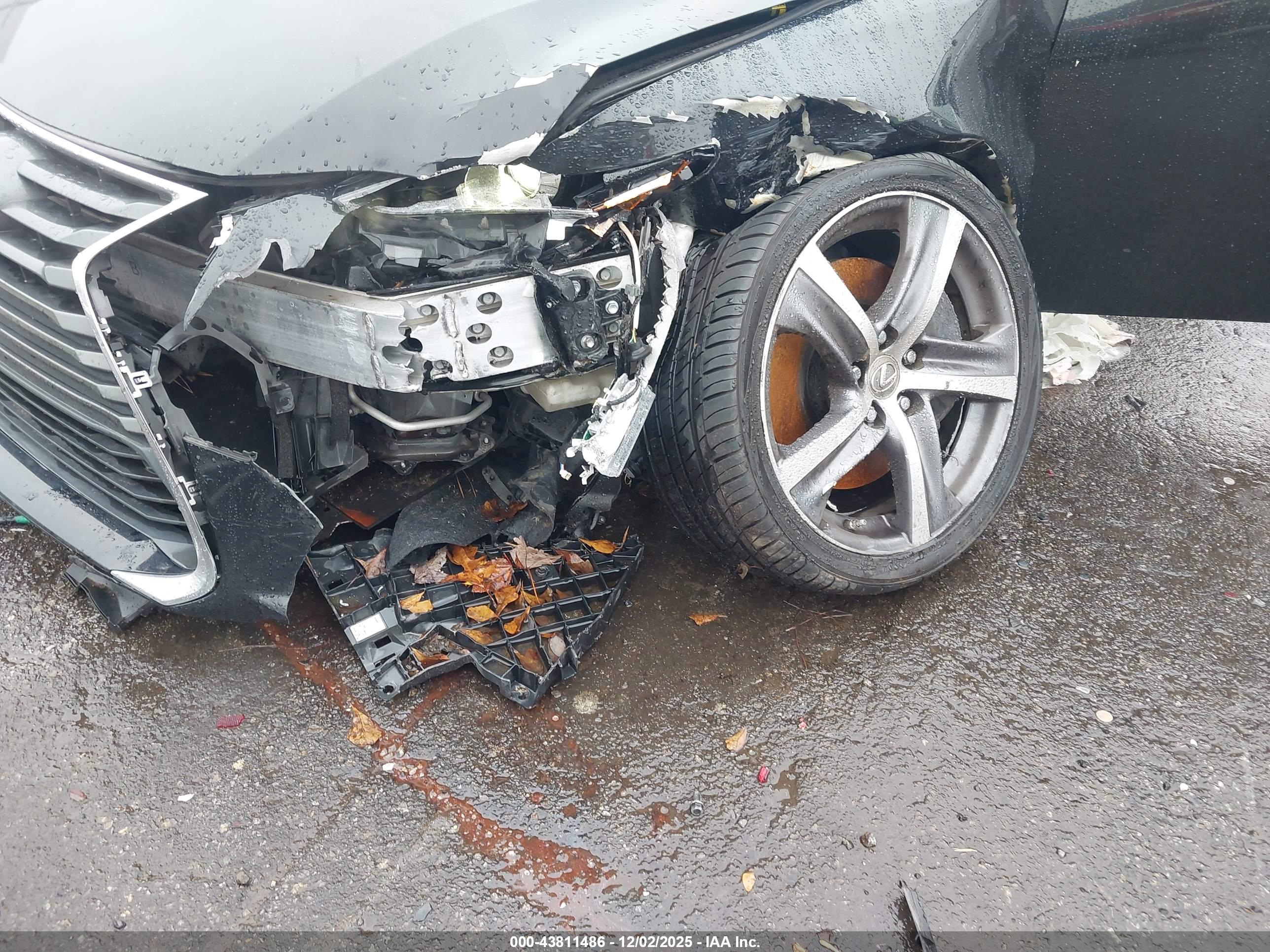 LEXUS IS image 6