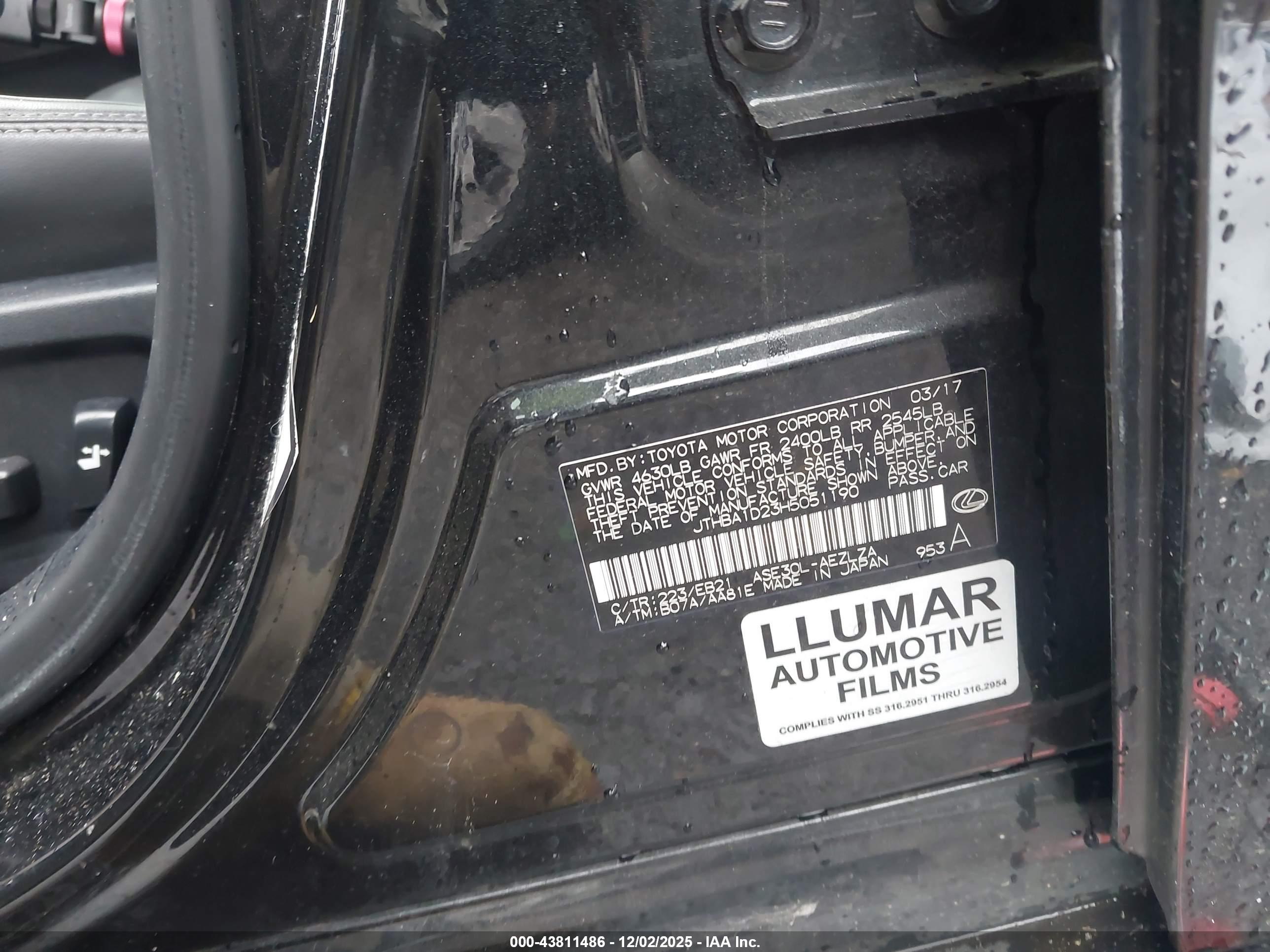 LEXUS IS image 9