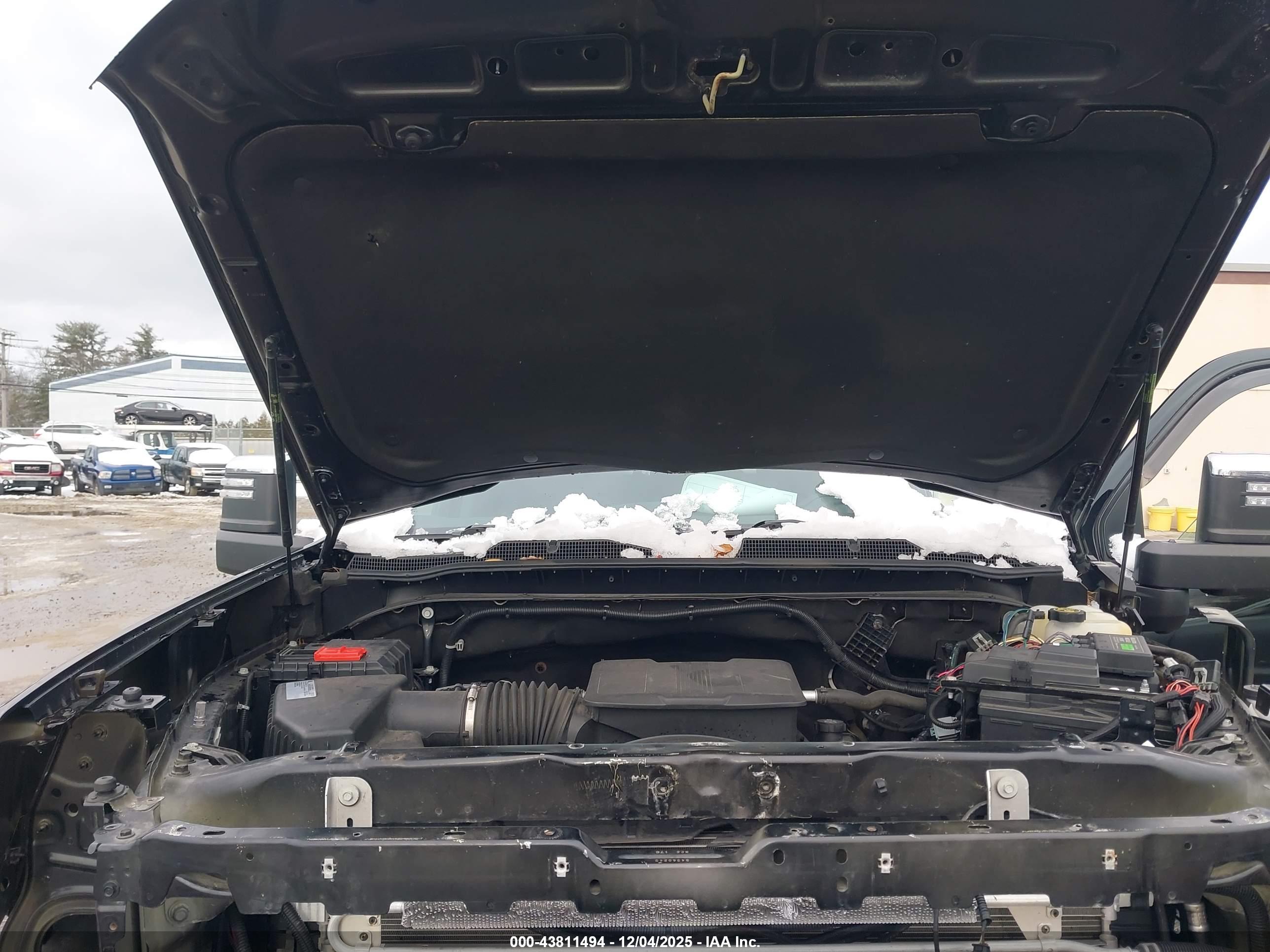 CHEVROLET SILVERADO image 10