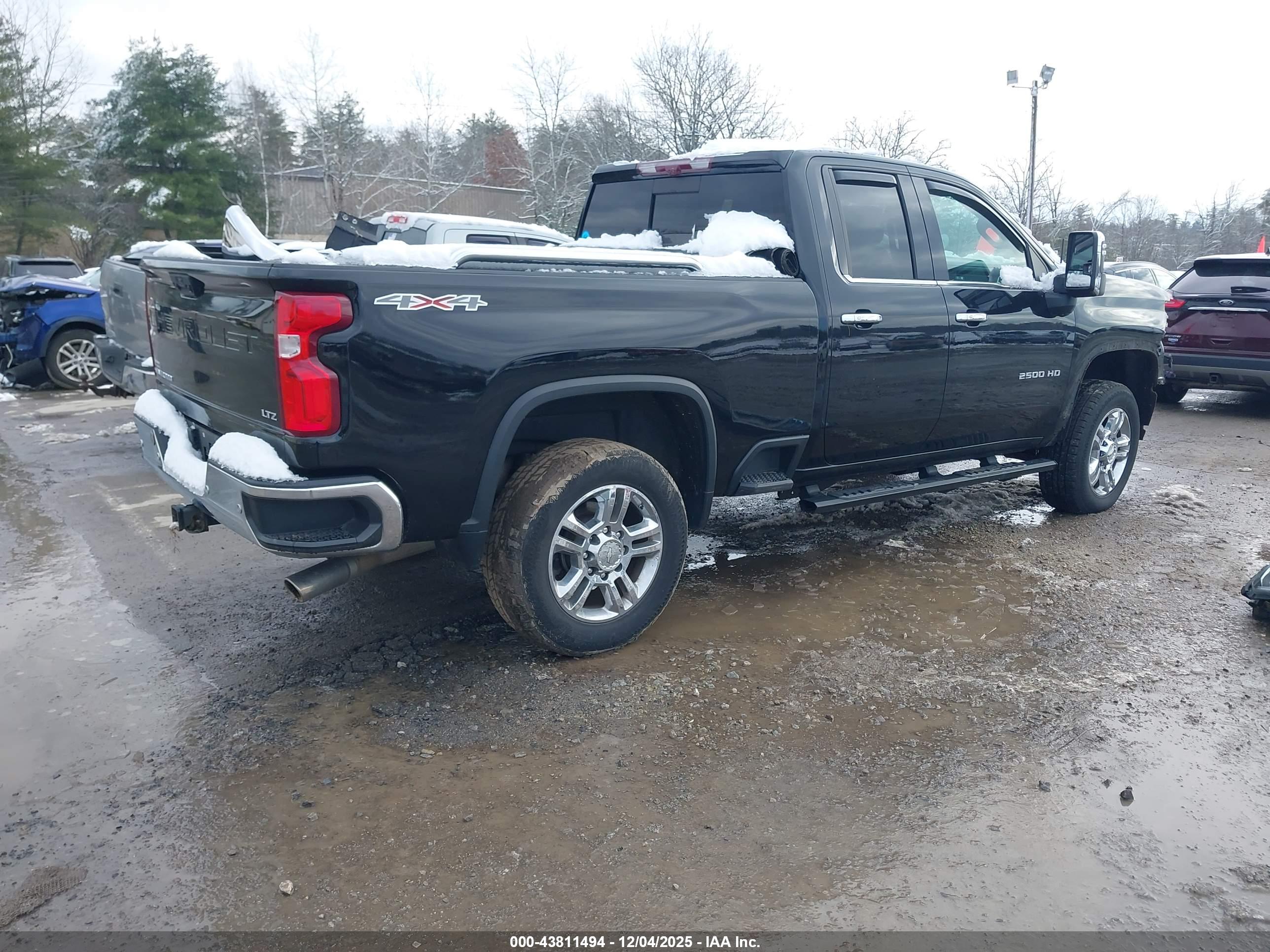 CHEVROLET SILVERADO image 4