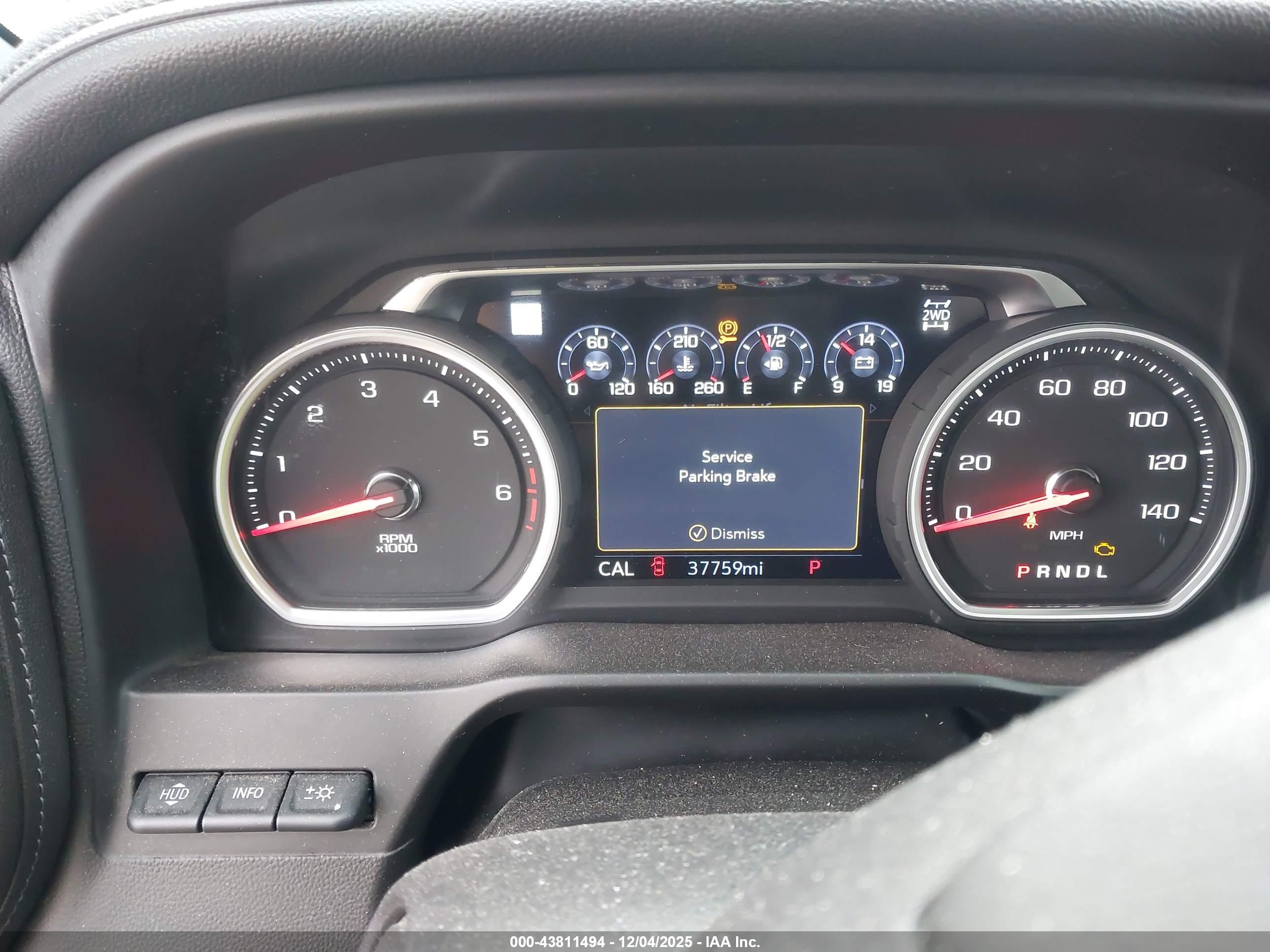 CHEVROLET SILVERADO image 6