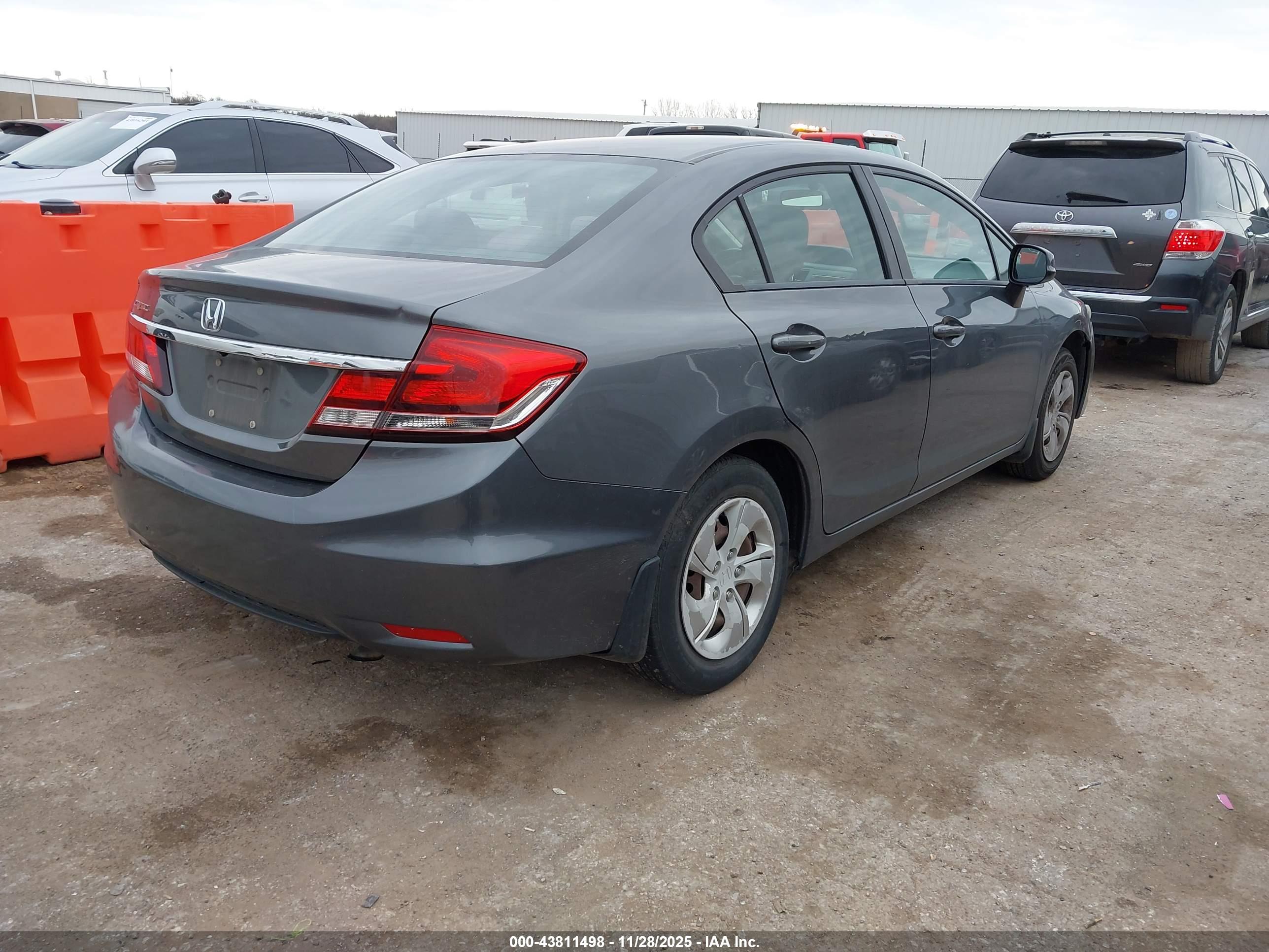 HONDA CIVIC image 4