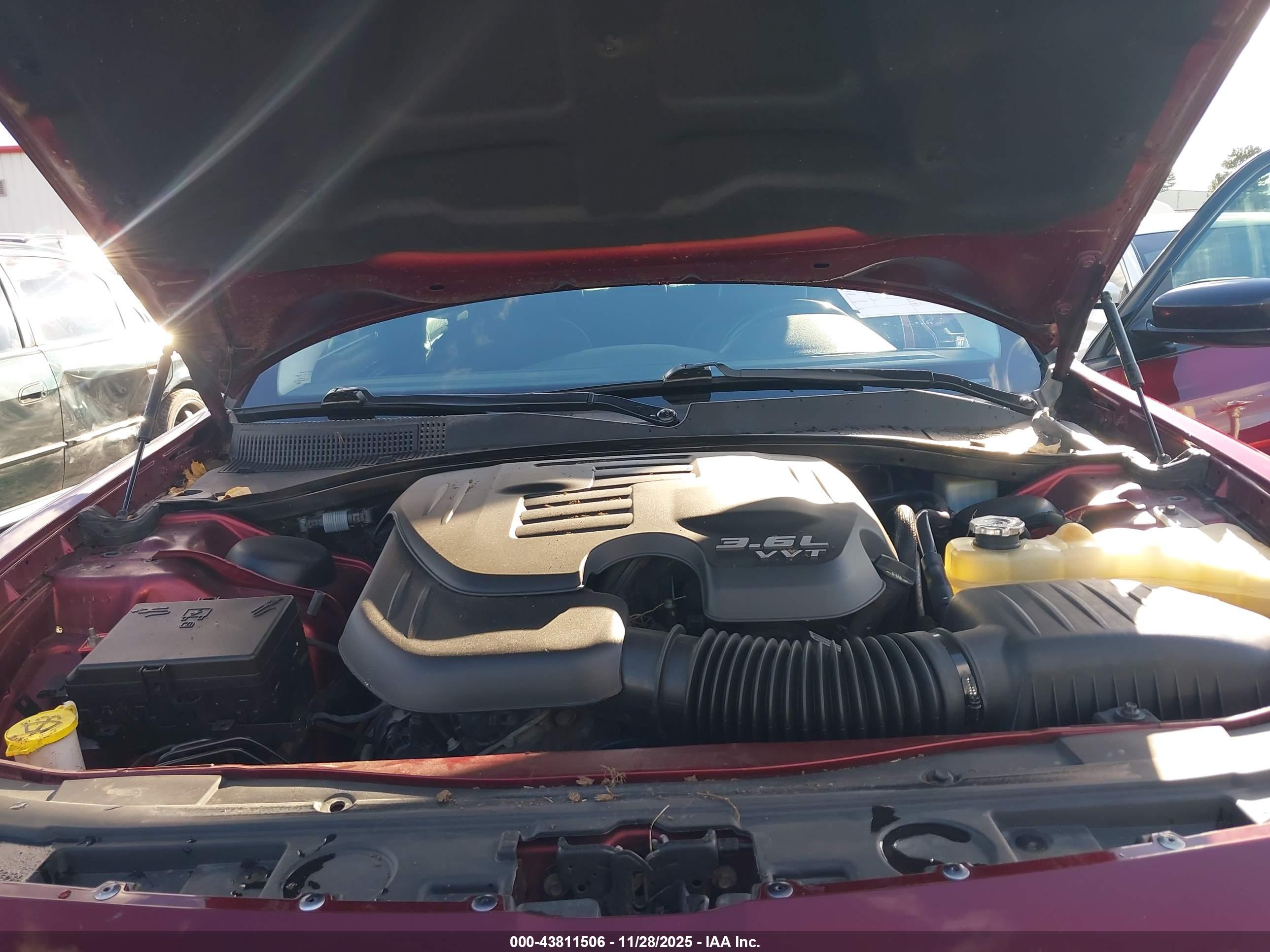 CHRYSLER 300 image 10