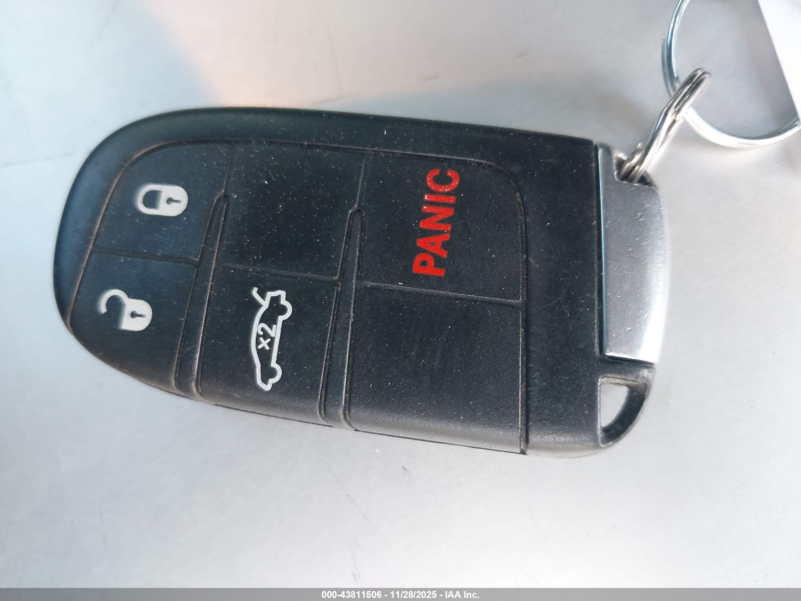 CHRYSLER 300 image 11