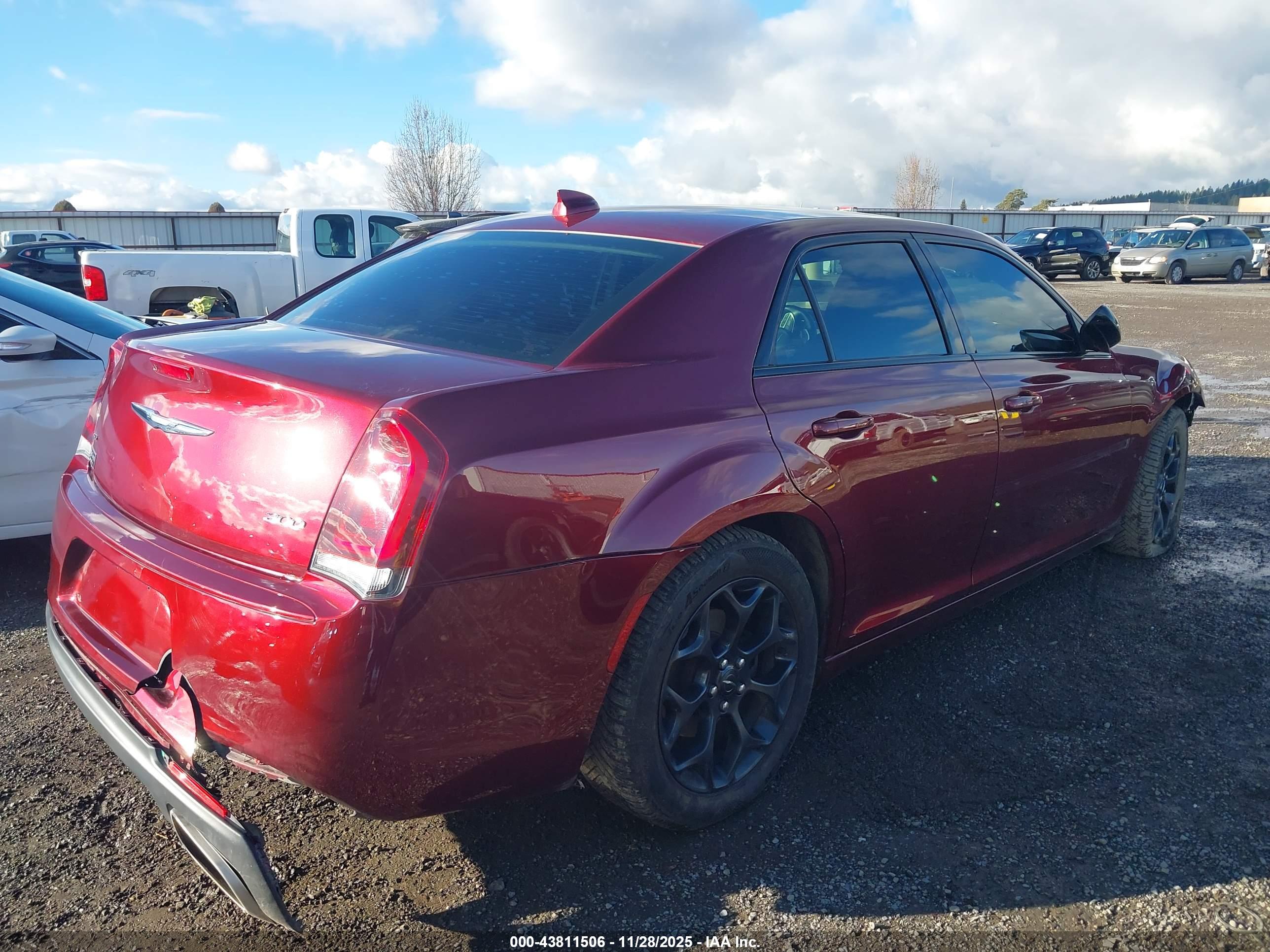 CHRYSLER 300 image 4