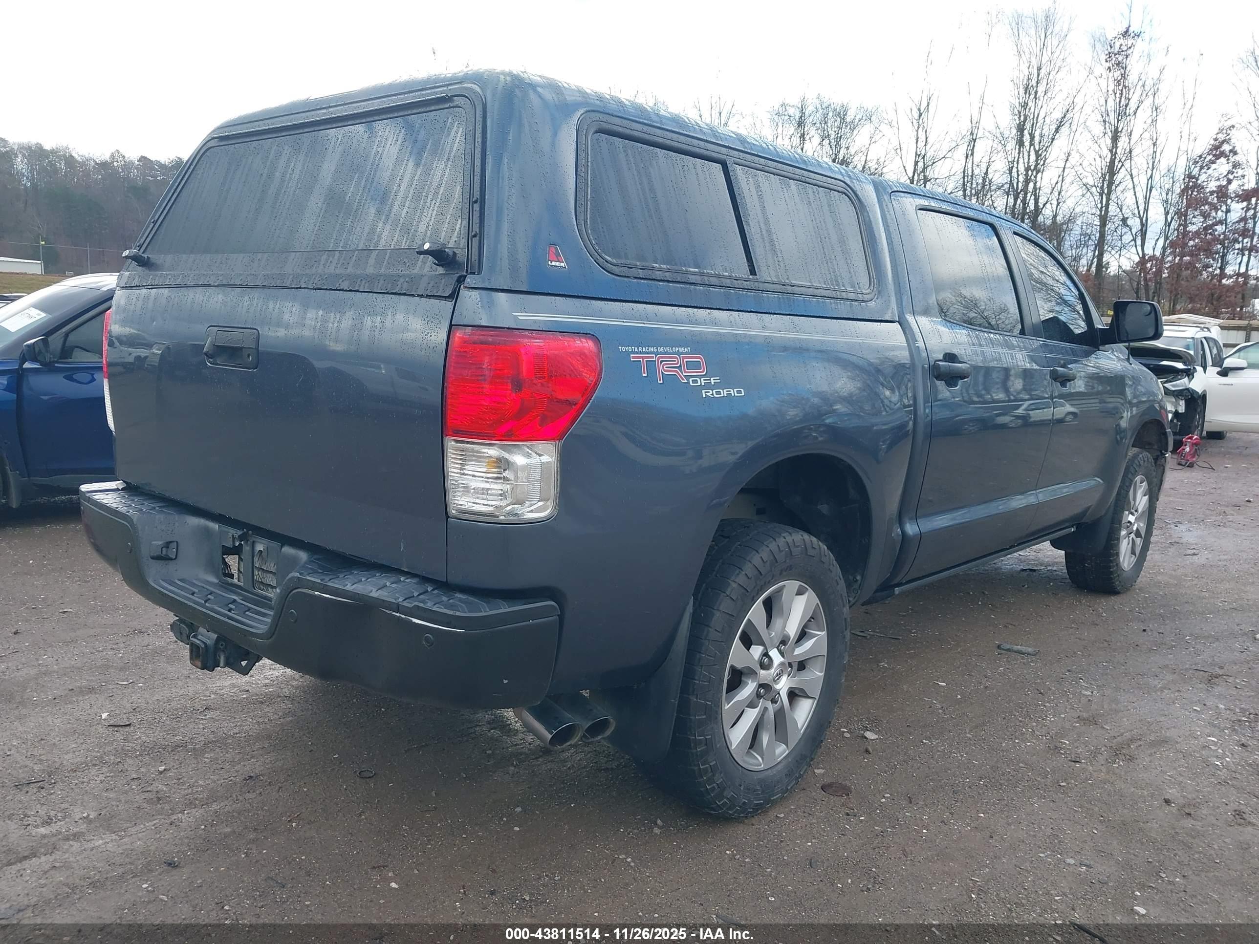 TOYOTA TUNDRA image 4
