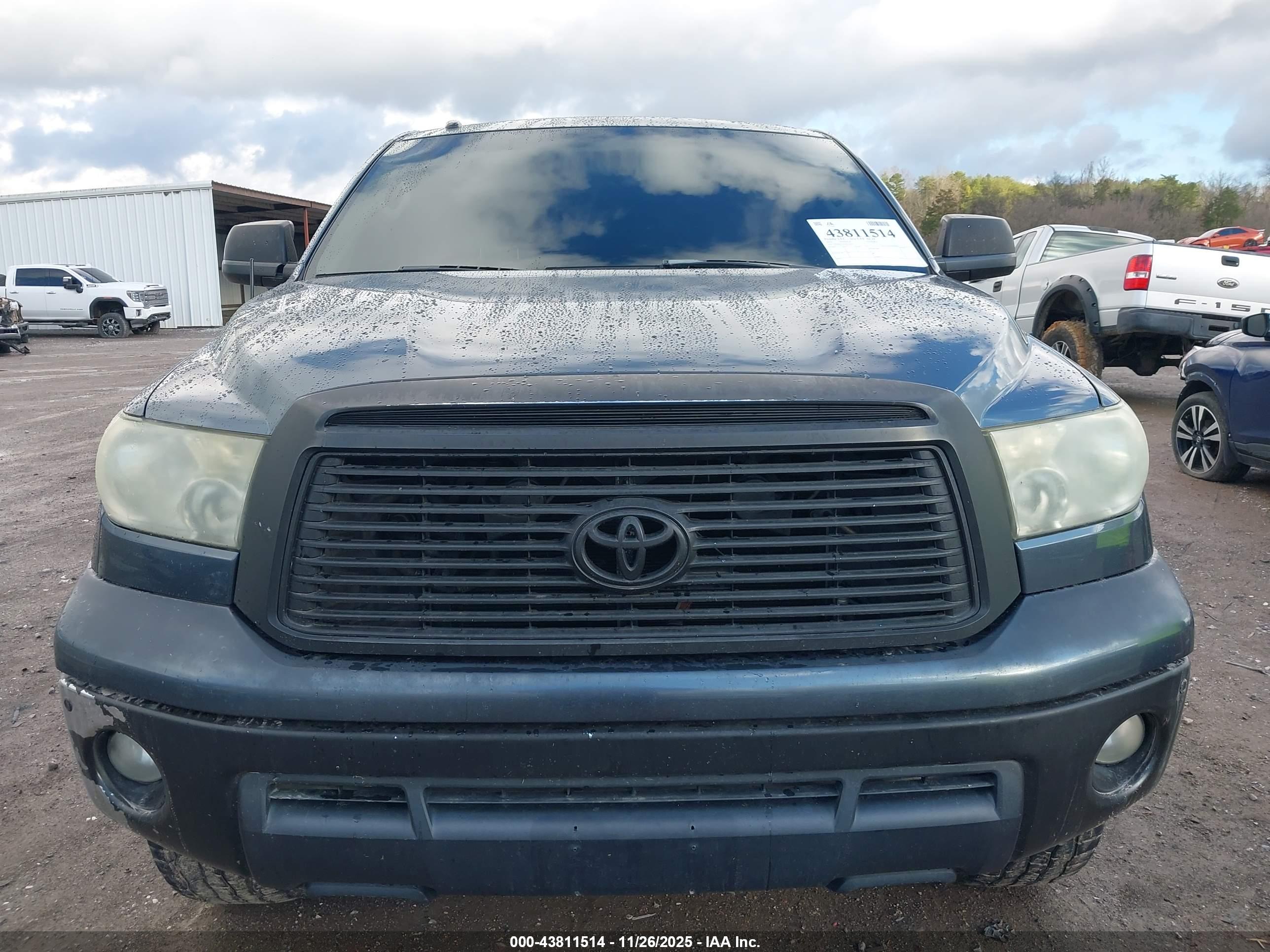TOYOTA TUNDRA image 6