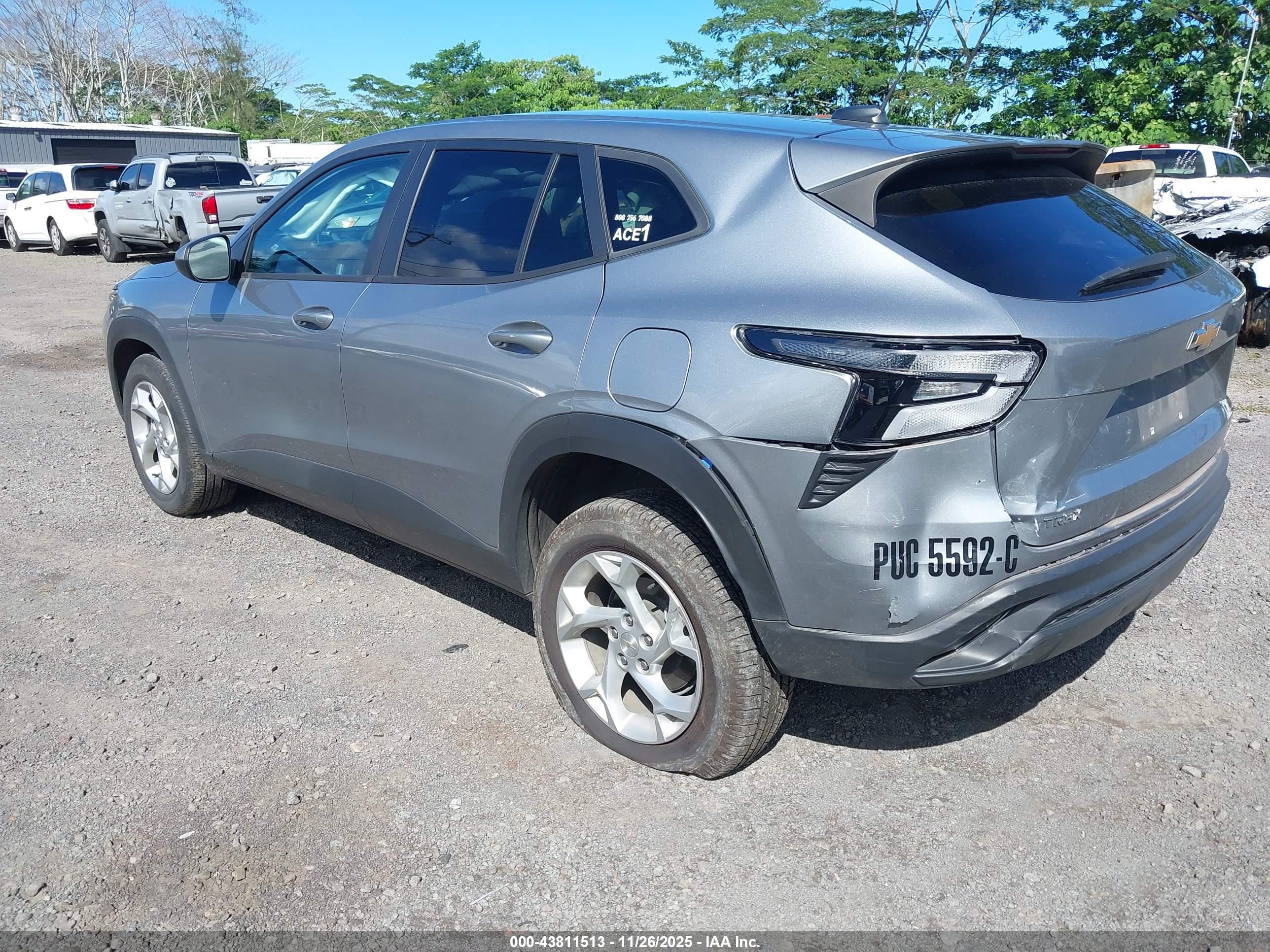 CHEVROLET TRAX image 3