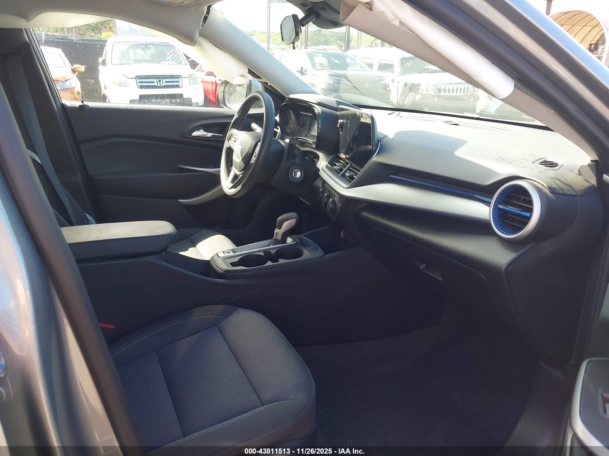 CHEVROLET TRAX image 5