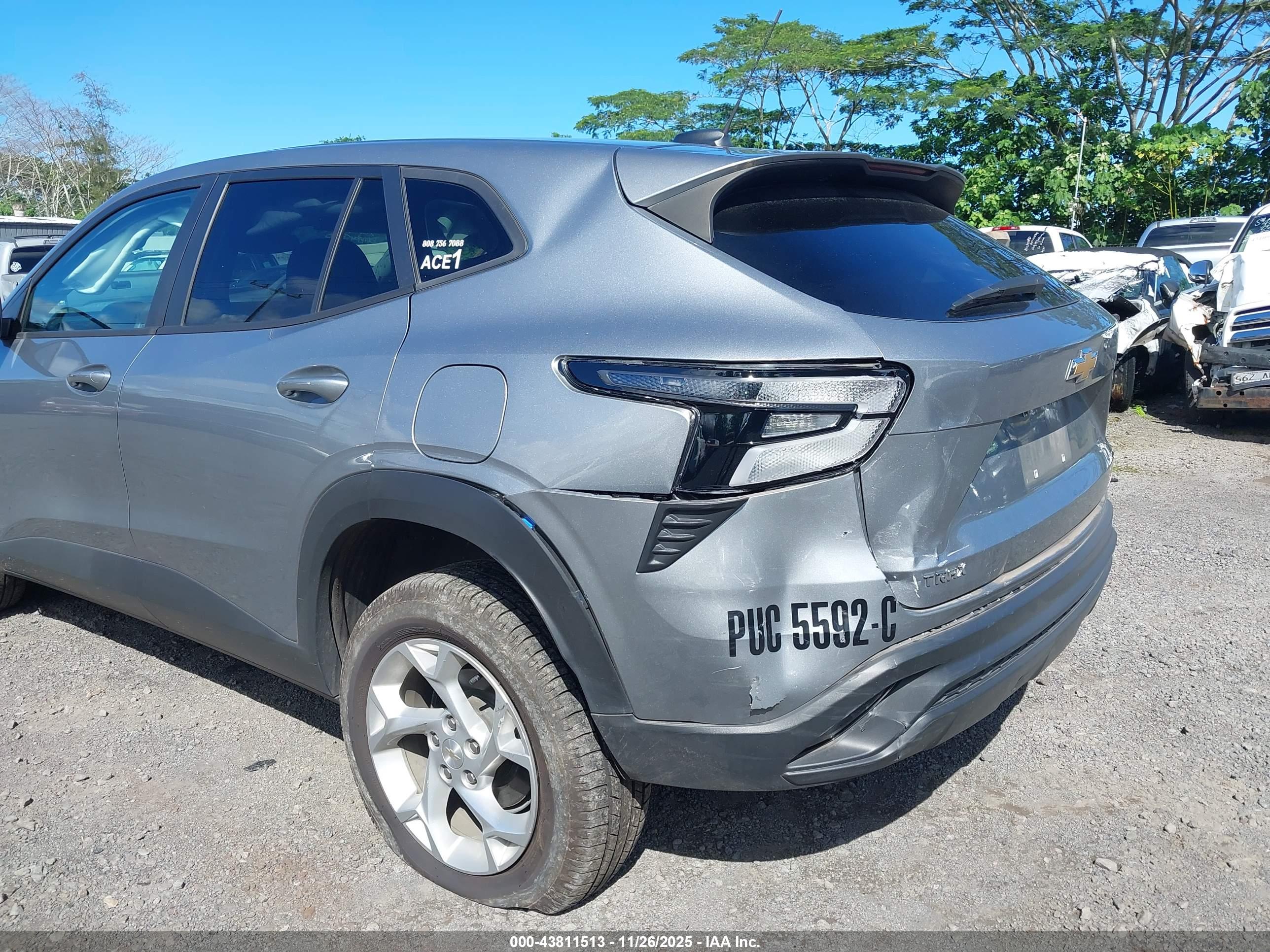 CHEVROLET TRAX image 6