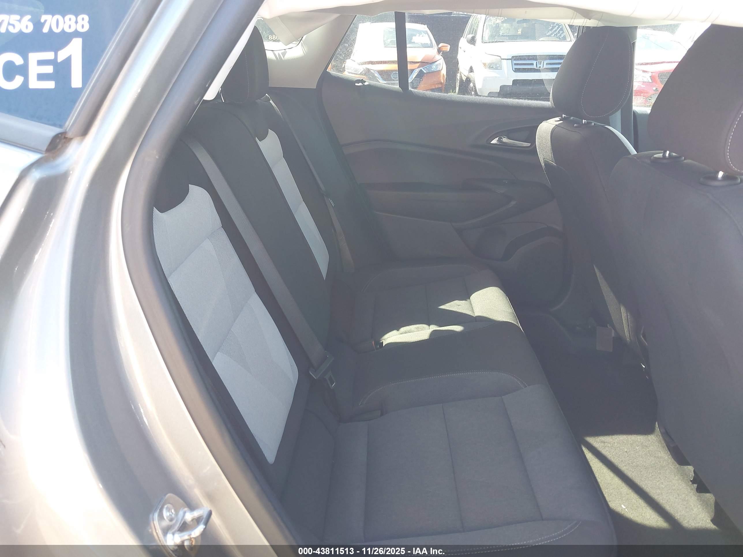 CHEVROLET TRAX image 8