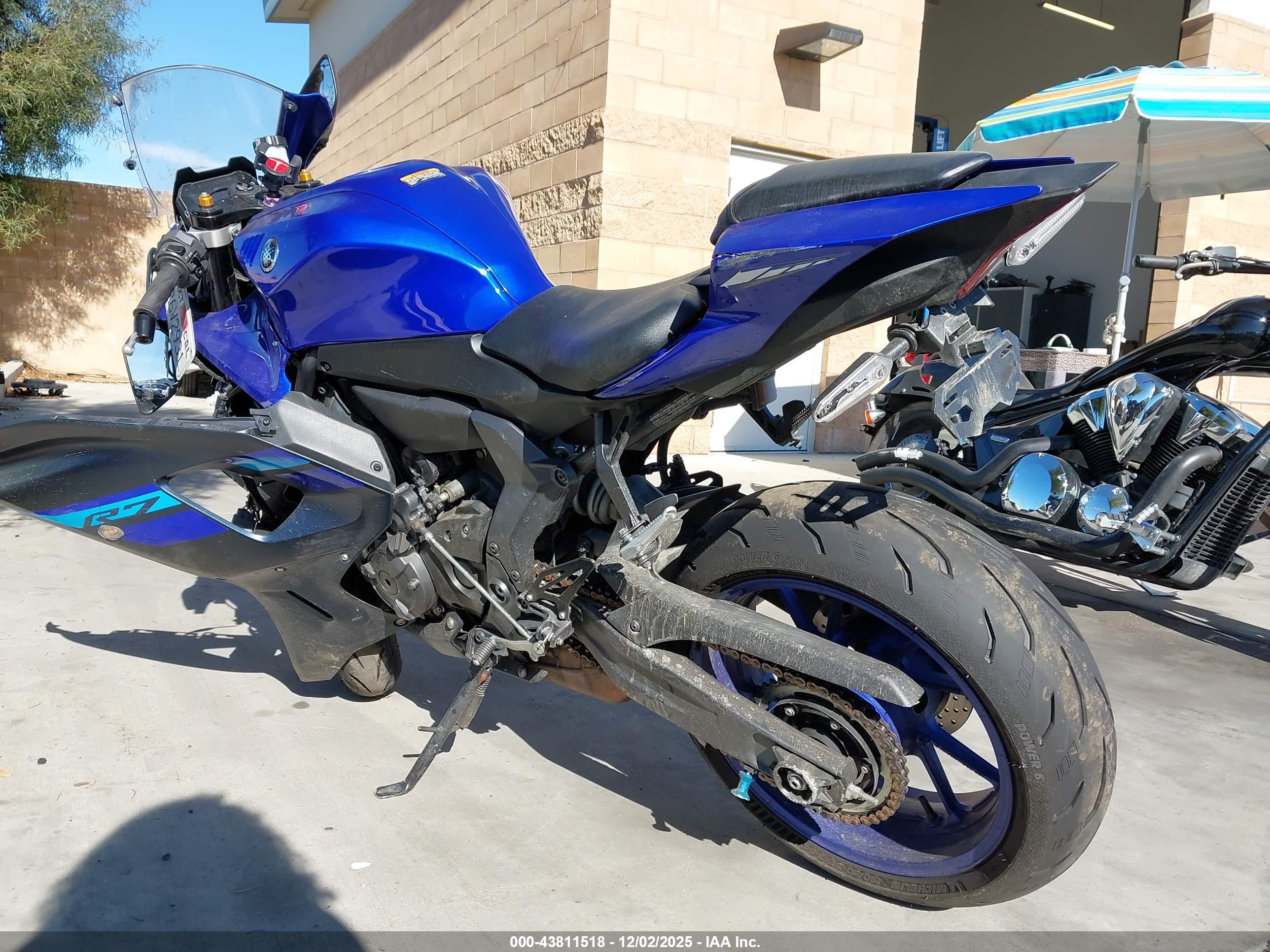YAMAHA YZFR7 image 3