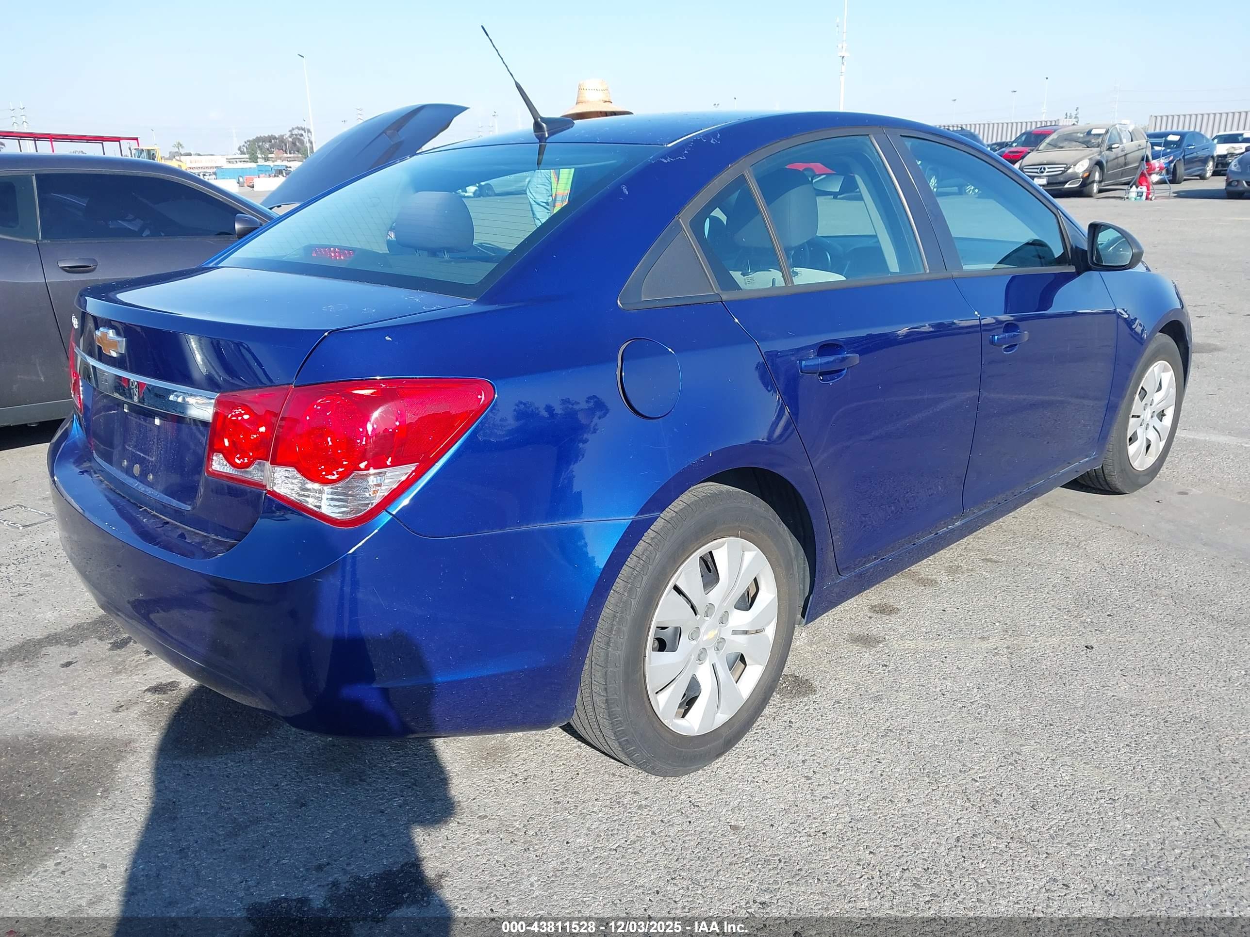 CHEVROLET CRUZE image 4