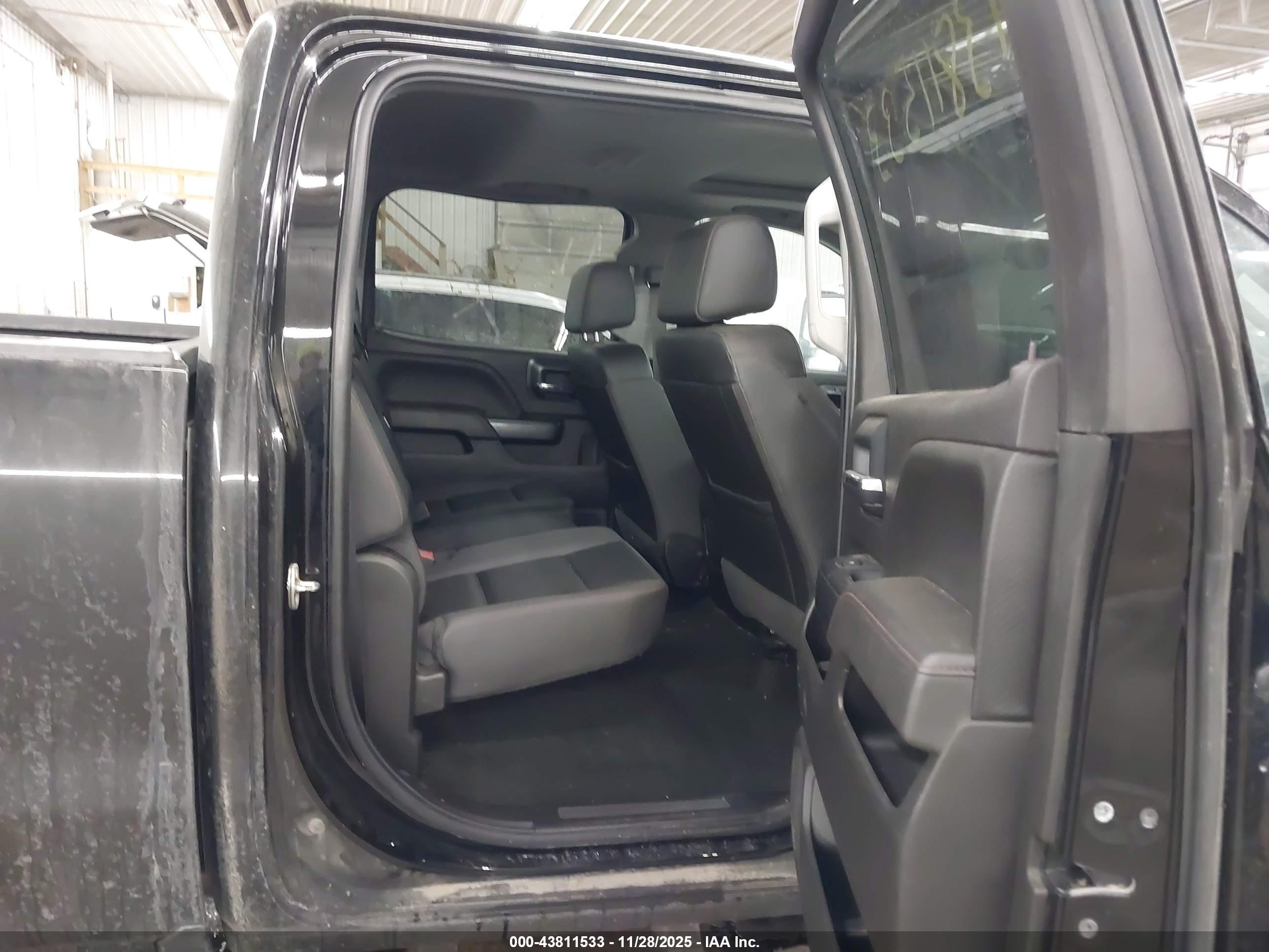 GMC SIERRA image 8