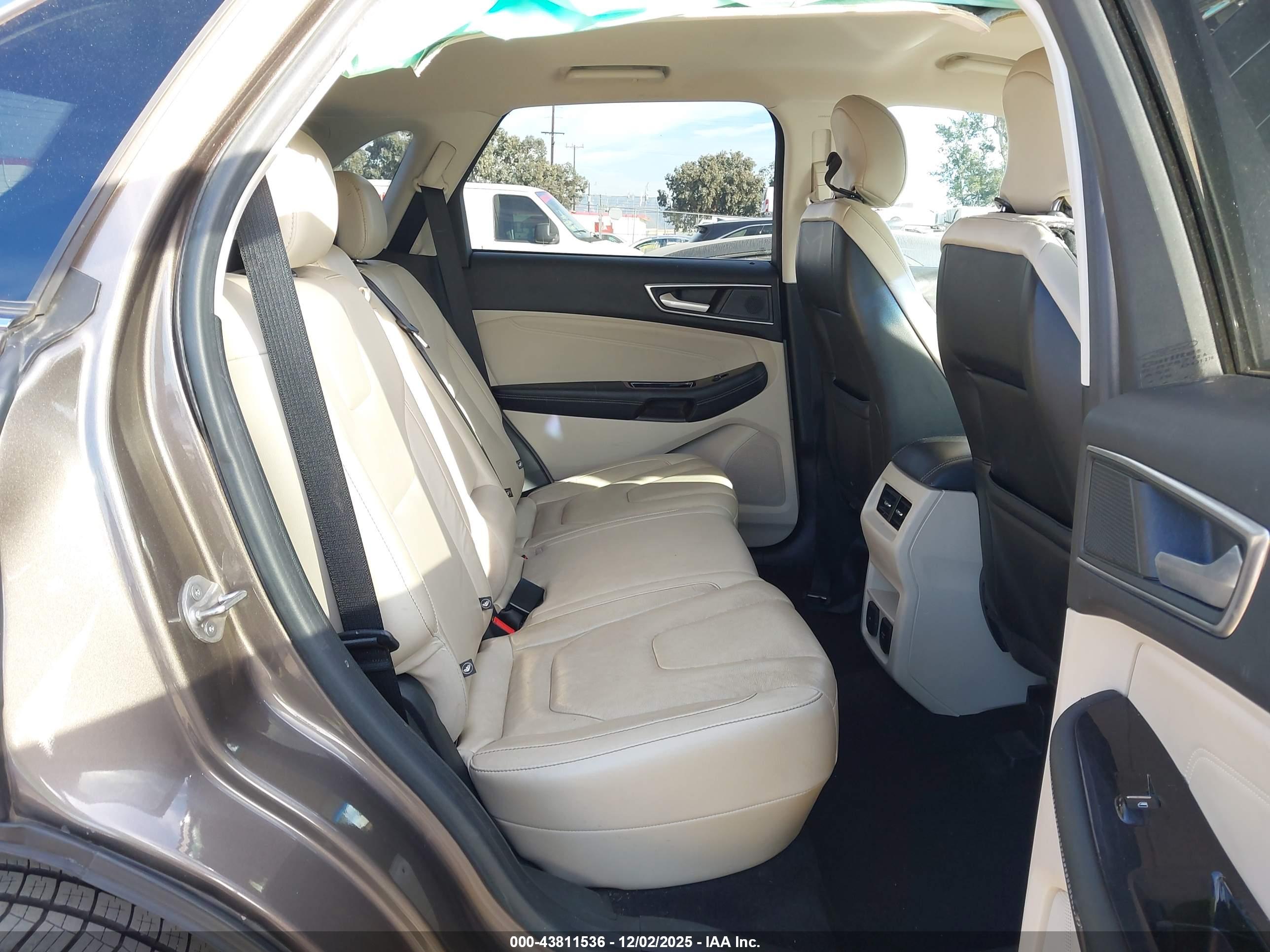 FORD EDGE image 8