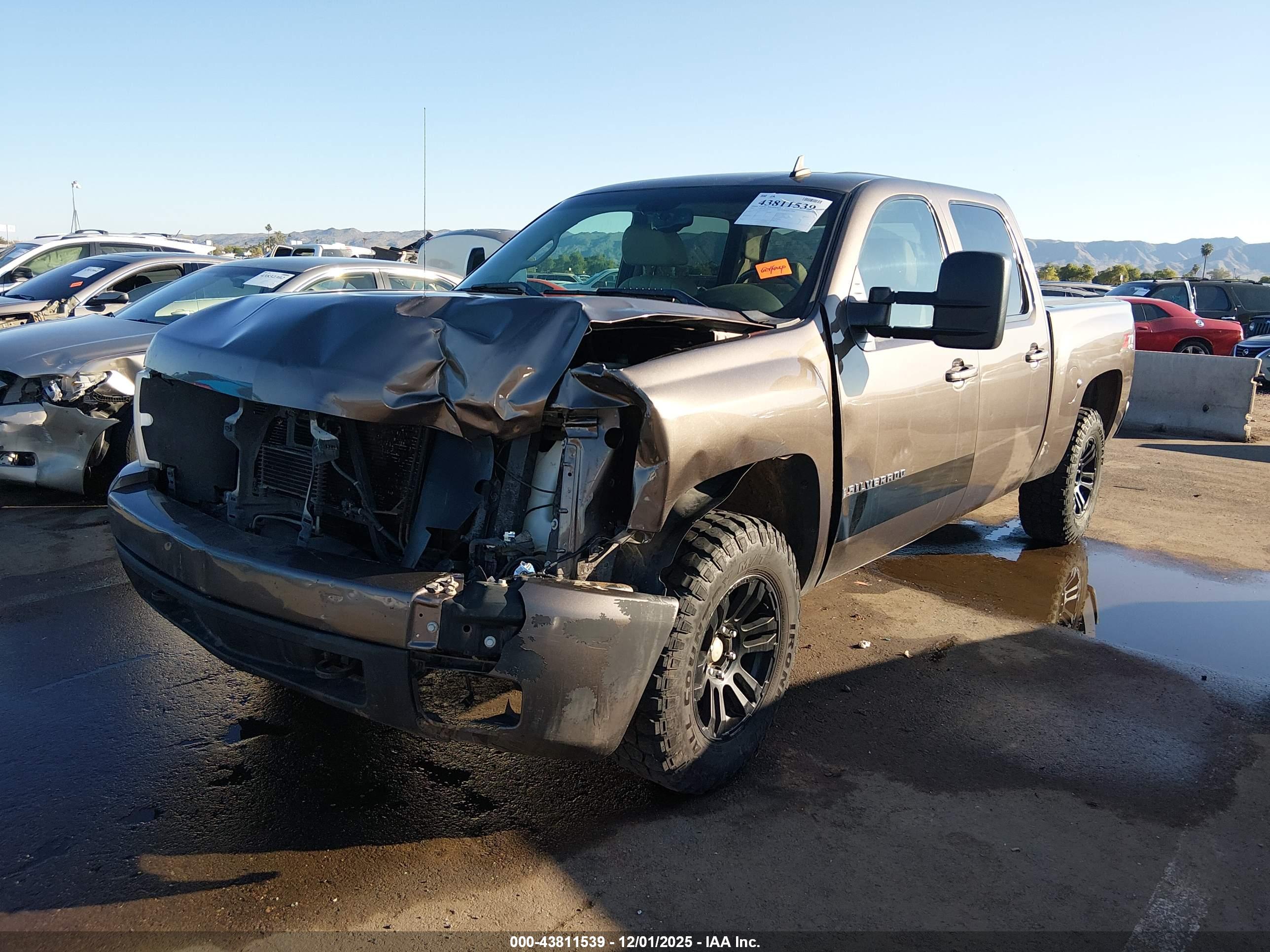 CHEVROLET SILVERADO image 2