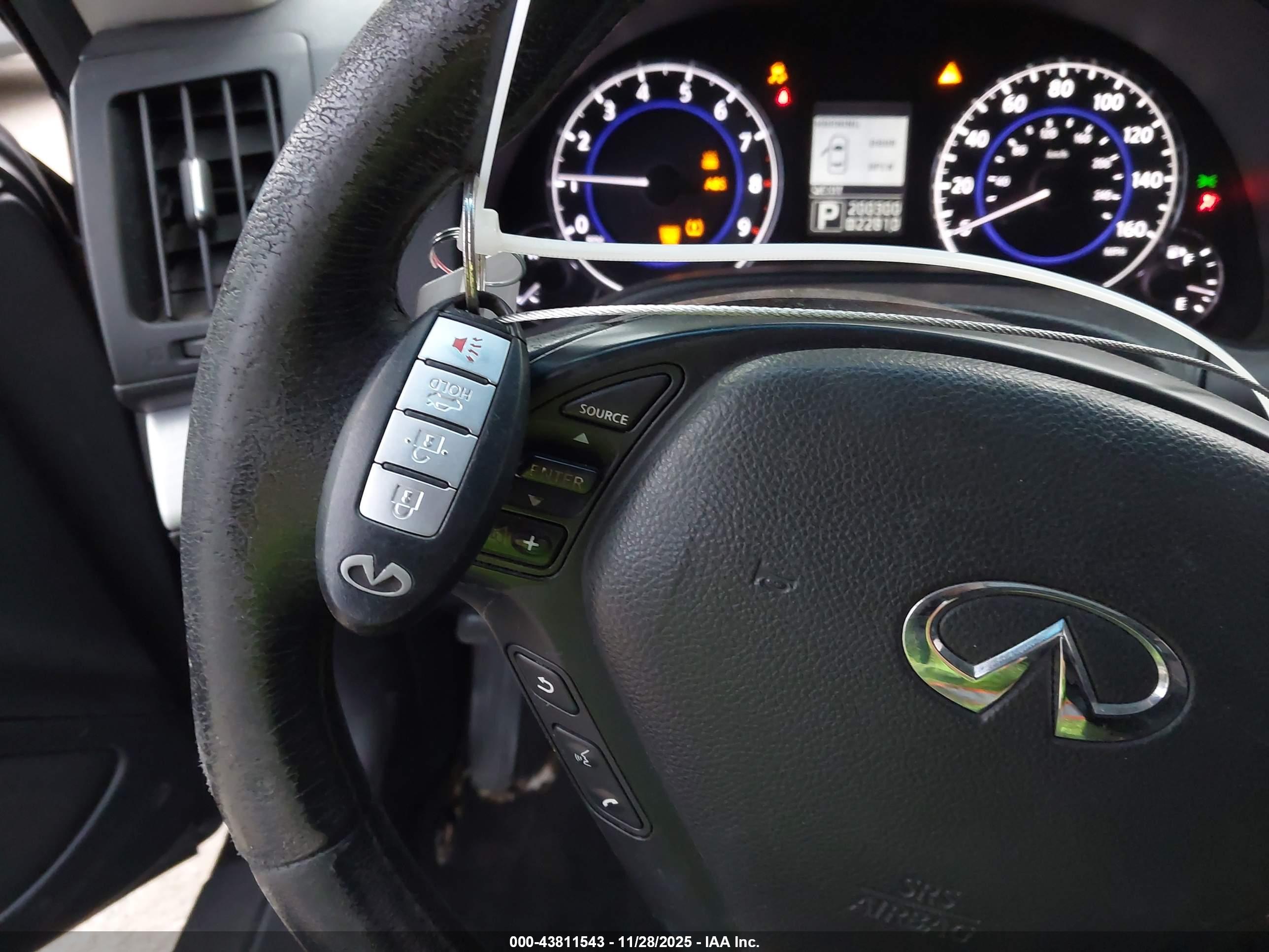 INFINITI G37X image 11
