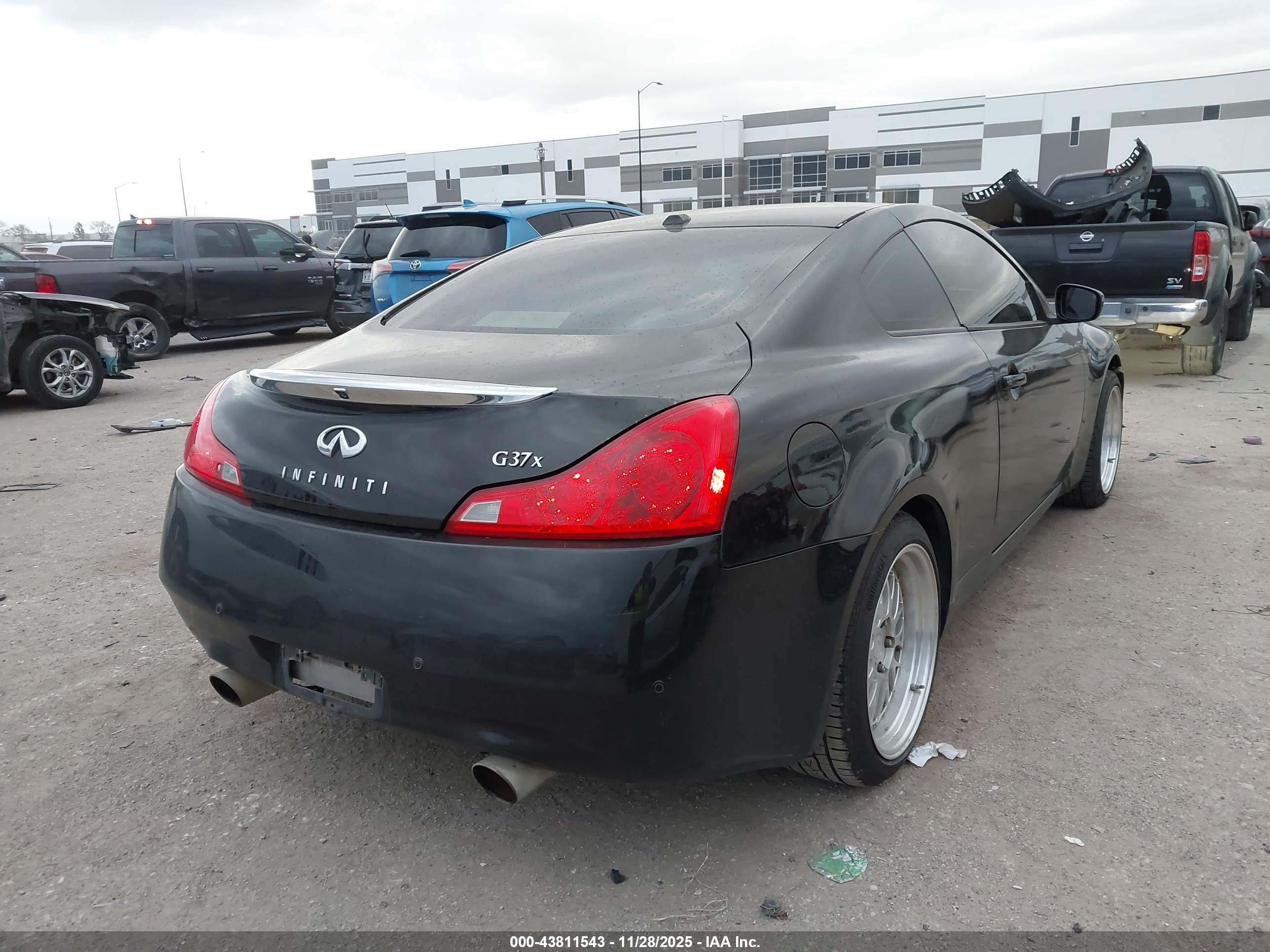 INFINITI G37X image 4