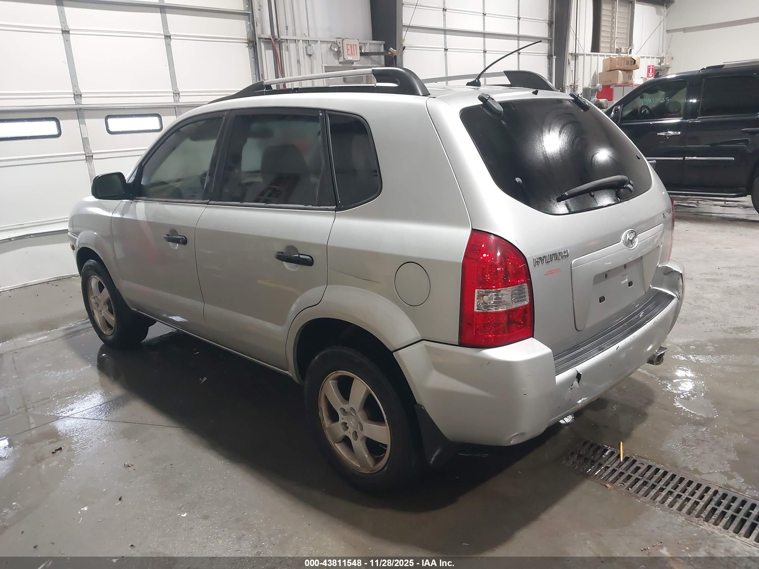 HYUNDAI TUCSON image 3