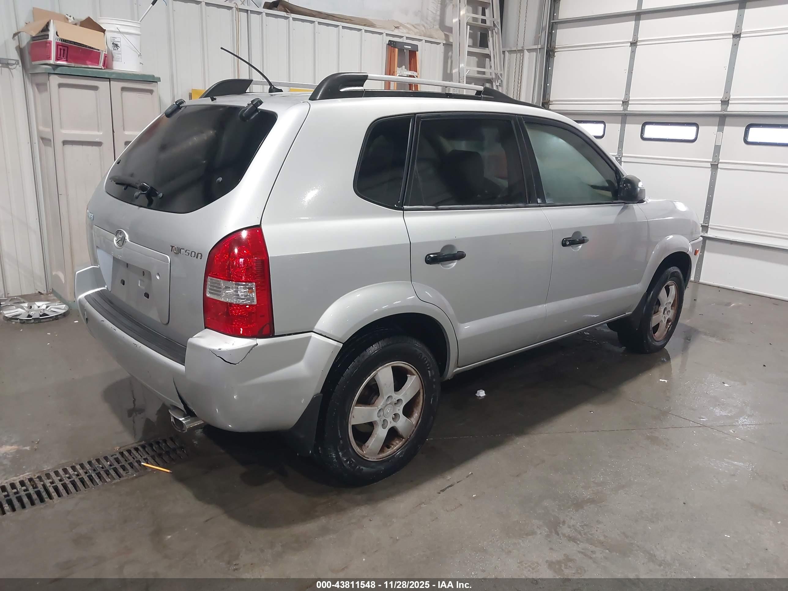 HYUNDAI TUCSON image 4