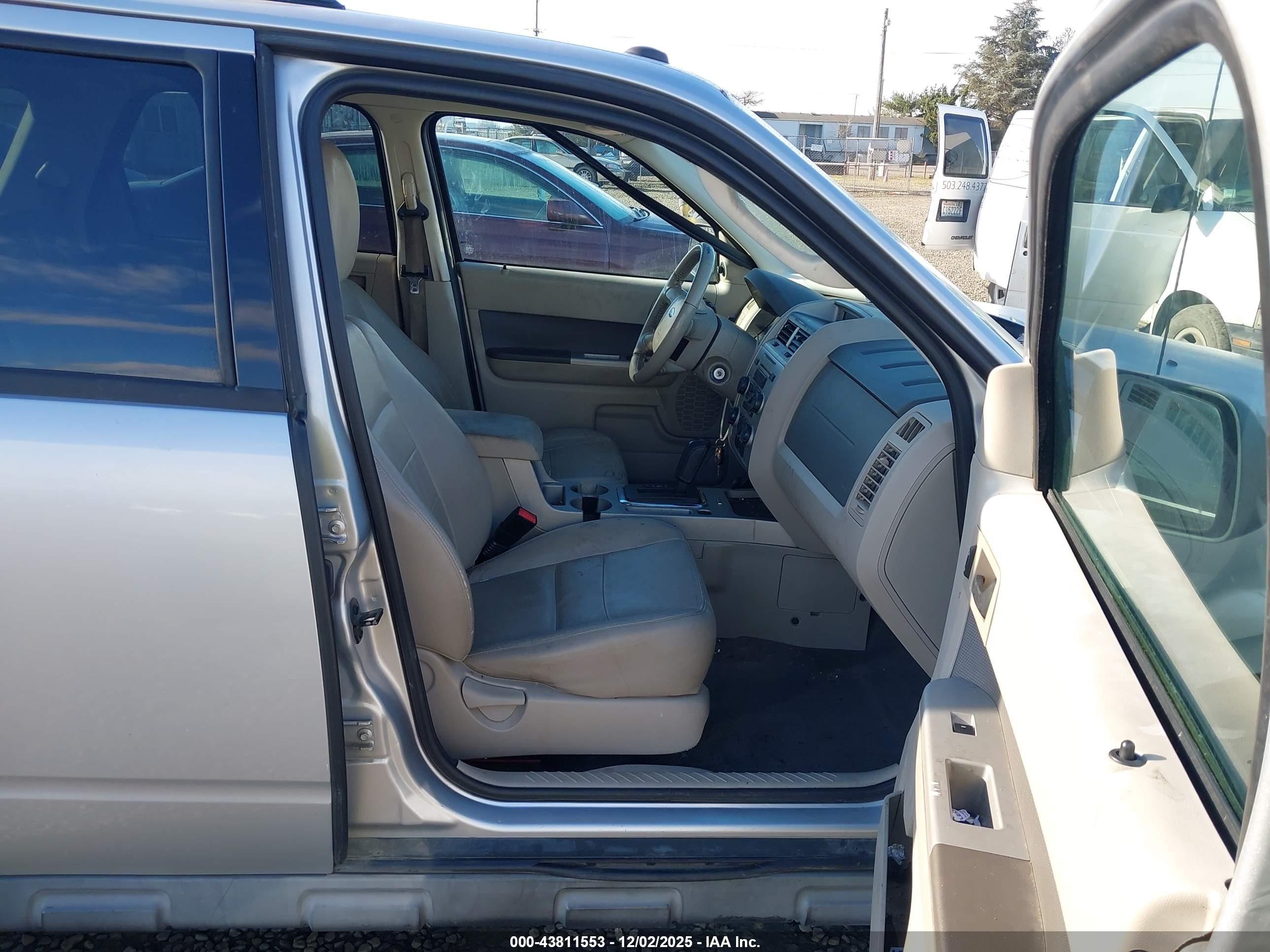 FORD ESCAPE image 5